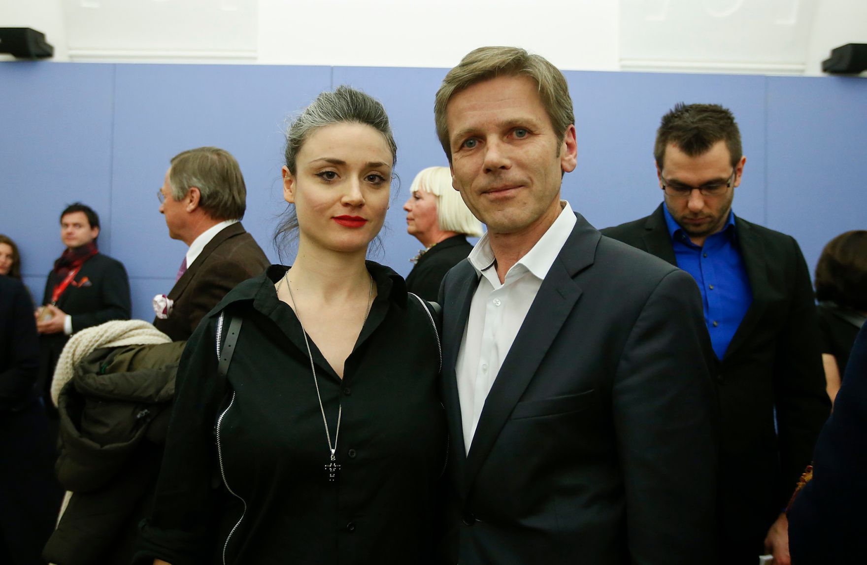 Am 26. Februar 2015 hielt Kunst -und Kulturminister Josef Ostermayer bei der Ausstellungser&ouml;ffnung "Vienna for Art`s Sake!" eine Rede. Im Bild mit der K&uuml;nstlerin Iv Toshain (r.).