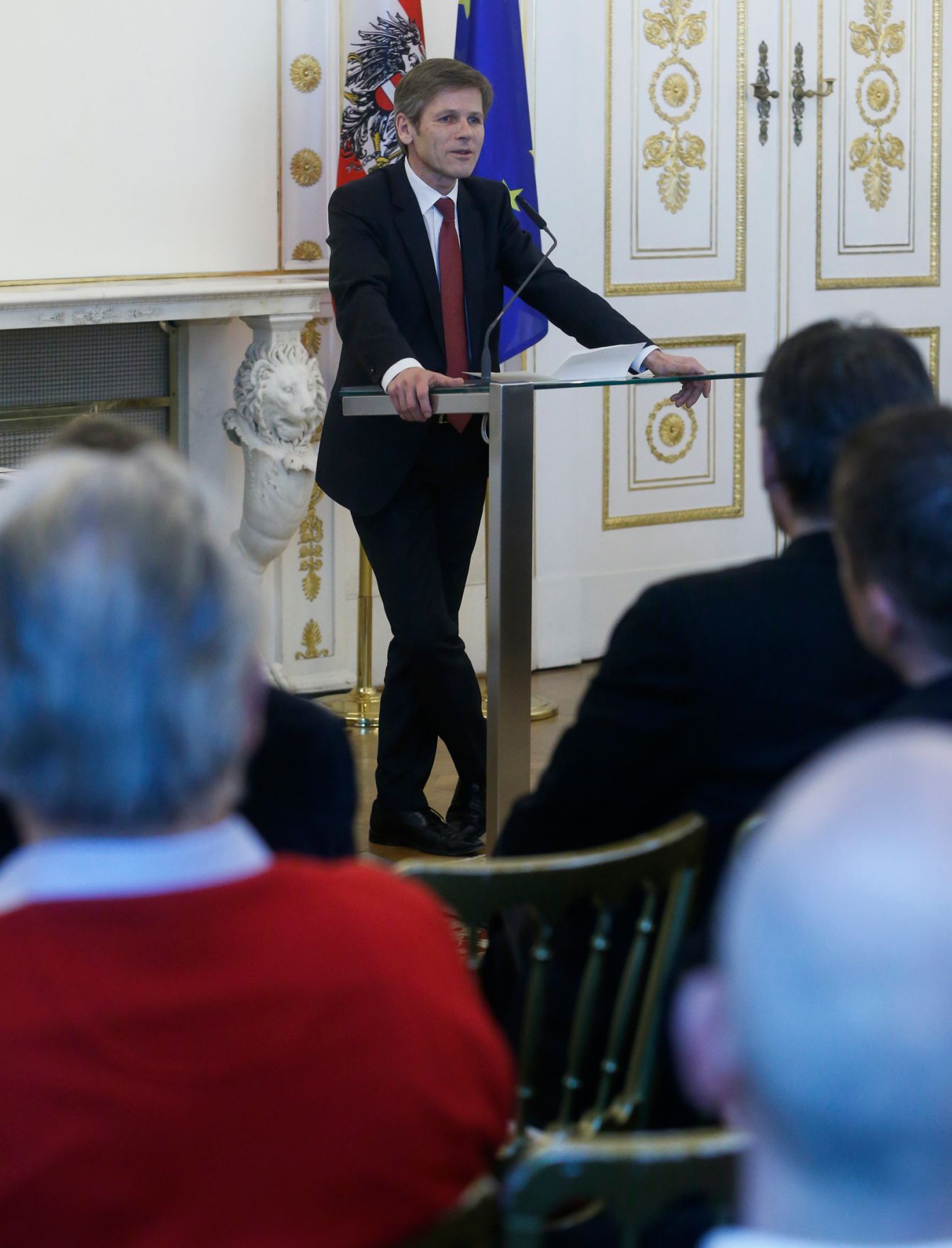 Am 4. M&auml;rz 2015 fand im Bundeskanzleramt die Staatspreisverleihung f&uuml;r die 'sch&ouml;nsten b&uuml;cher &ouml;sterreichs' statt. Im Bild Kunst- und Kulturminister Josef Ostermayer.