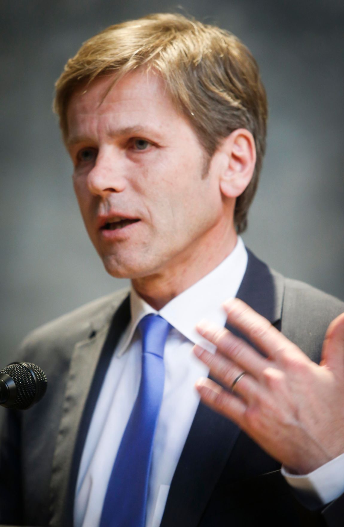 Am 22. April 2015 &uuml;berreichte Kunst- und Kulturminister Josef Ostermayer (im Bild) den Birgit-J&uuml;rgenssen-Preis an die K&uuml;nstlerin Daniela Grabosch.