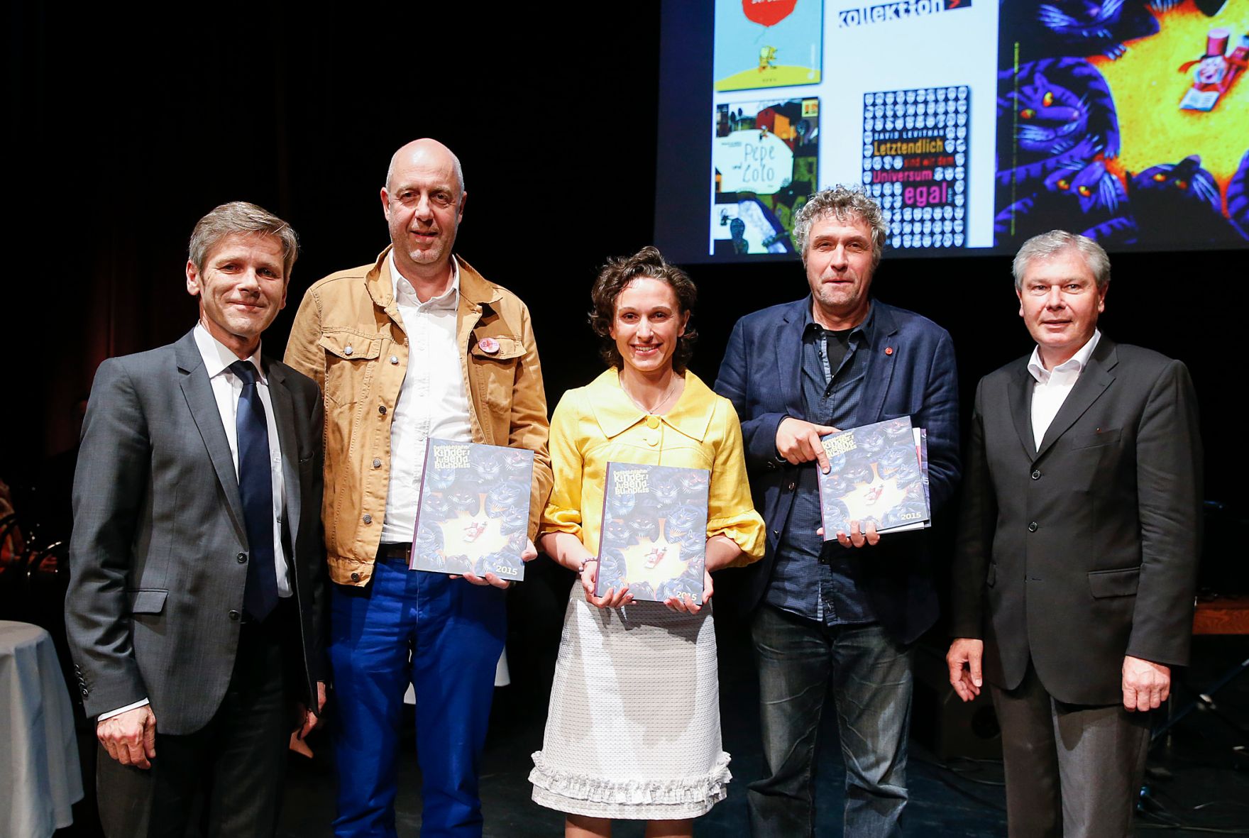 Am 18. Mai 2015 fand im Kultur- und Kongresszentrum in Eisenstadt die Verleihung des &Ouml;sterreichischen Kinder- und Jugendbuchpreises statt. Im Bild (v.r.n.l.) Landtagspr&auml;sident Gerhard Steier, Alexander Strohmaier, Melanie Laibl, J&uuml;rgen Lagger und Kunst- und Kulturminister Josef Ostermayer.