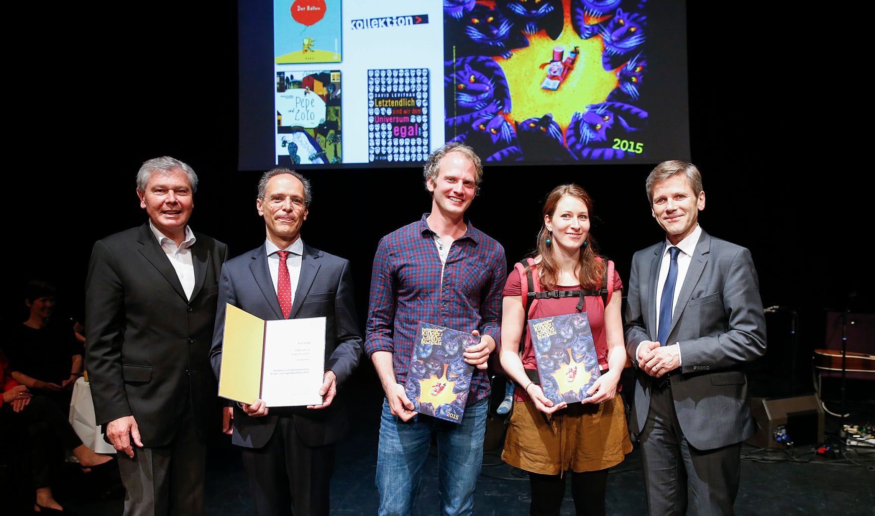 Am 18. Mai 2015 fand im Kultur- und Kongresszentrum in Eisenstadt die Verleihung des &Ouml;sterreichischen Kinder- und Jugendbuchpreises statt. Im Bild (v.r.n.l.) Kunst- und Kulturminister Josef Ostermayer, Elisabeth Steinkellner, Michael Roher, Alexander Potyka und Landtagspr&auml;sident Gerhard Steier.