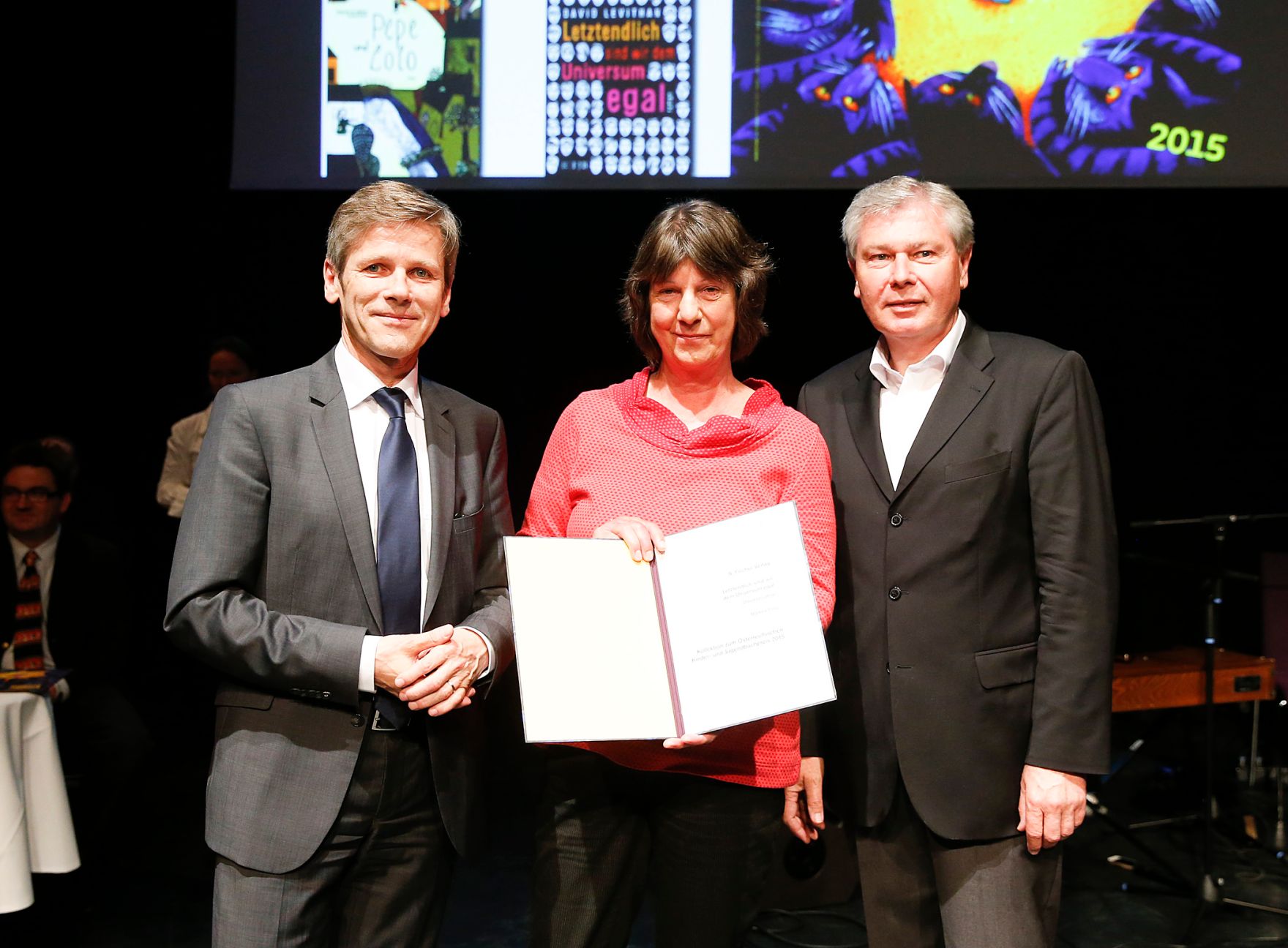Am 18. Mai 2015 fand im Kultur- und Kongresszentrum in Eisenstadt die Verleihung des &Ouml;sterreichischen Kinder- und Jugendbuchpreises statt. Im Bild (v.r.n.l.) Gerhard Steier, Marina Tichy und Kunst- und Kulturminister Josef Ostermayer.