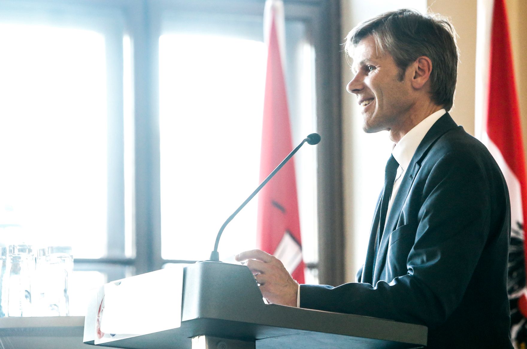 Am 11. Juni 2015 sprach Kunst- und Kulturminister Josef Ostermayer (im Bild) bei der Verleihung der Ehrendoktorw&uuml;rde an Ruth Kl&uuml;ger.