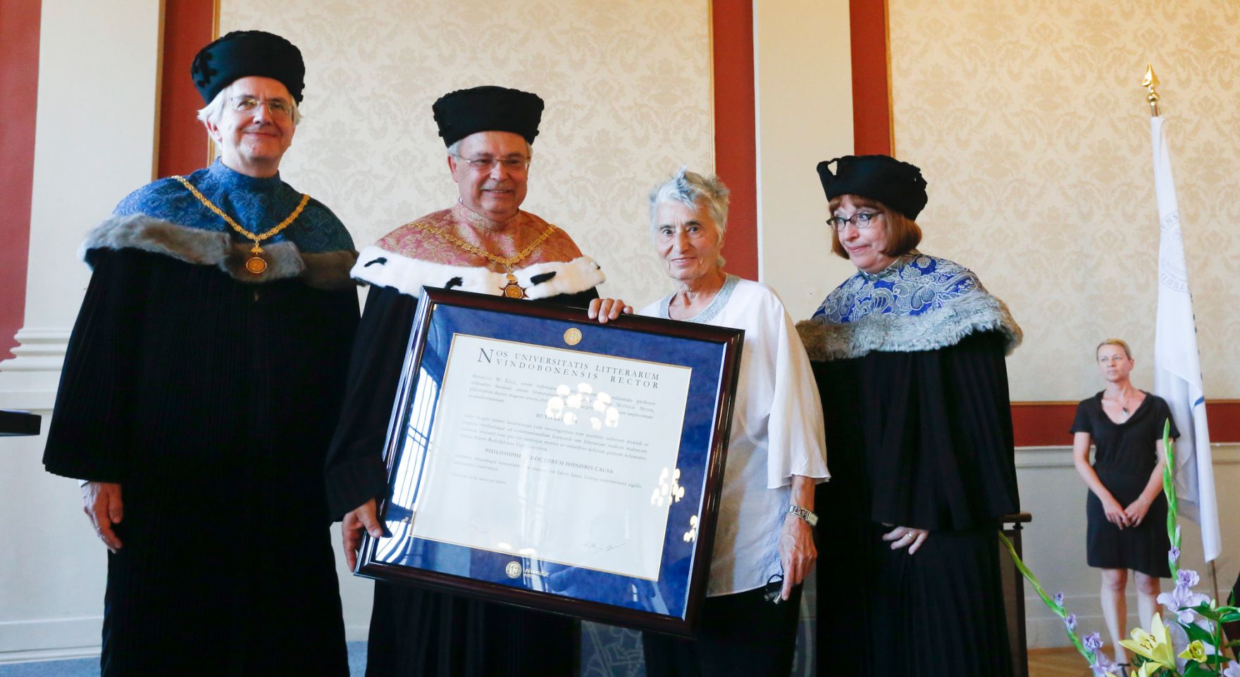 Am 11. Juni 2015 sprach Kunst- und Kulturminister Josef Ostermayer bei der Verleihung der Ehrendoktorw&uuml;rde an Ruth Kl&uuml;ger. Im Bild (v.l.n.r.) Heinz Engl, Ruth Kl&uuml;ger, Konstanze Fliedl.