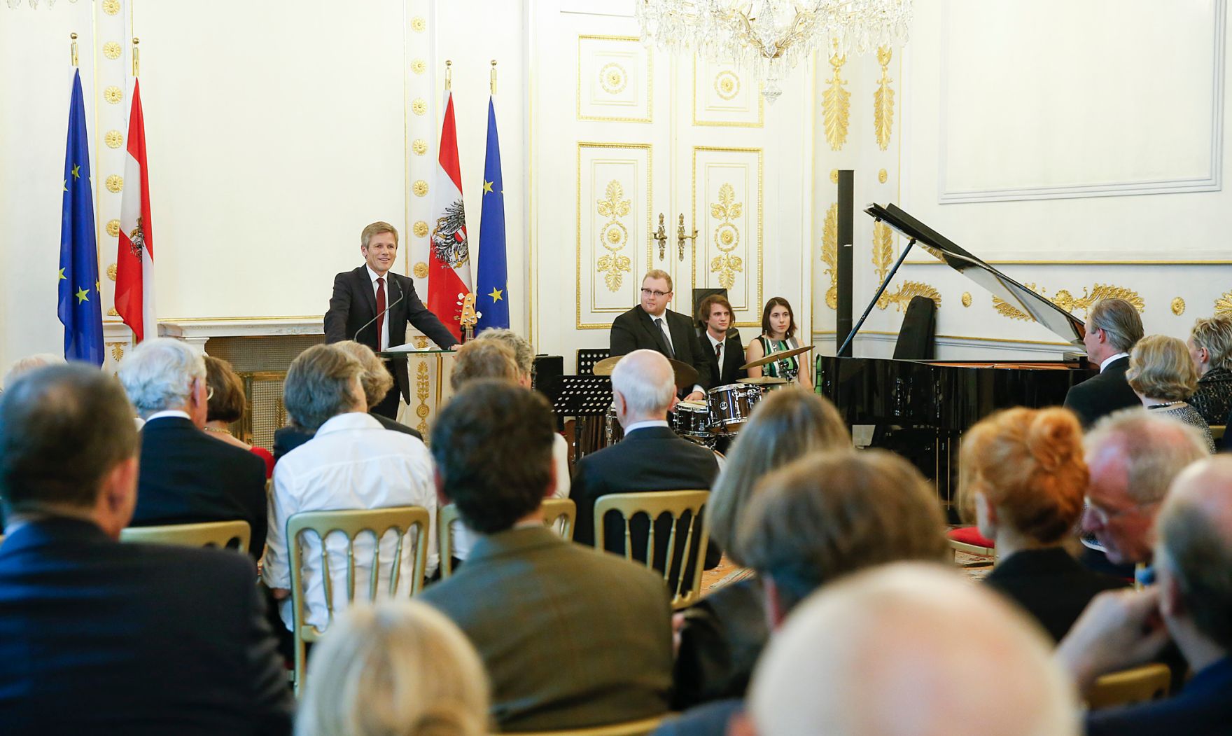 Am 15. September 2015 &uuml;berreichte Kunst- und Kulturminister Josef Ostermayer die Urkunde, mit der Schauspieler Joseph Lorenz der Berufstitel Kammerschauspieler verliehen wurde.