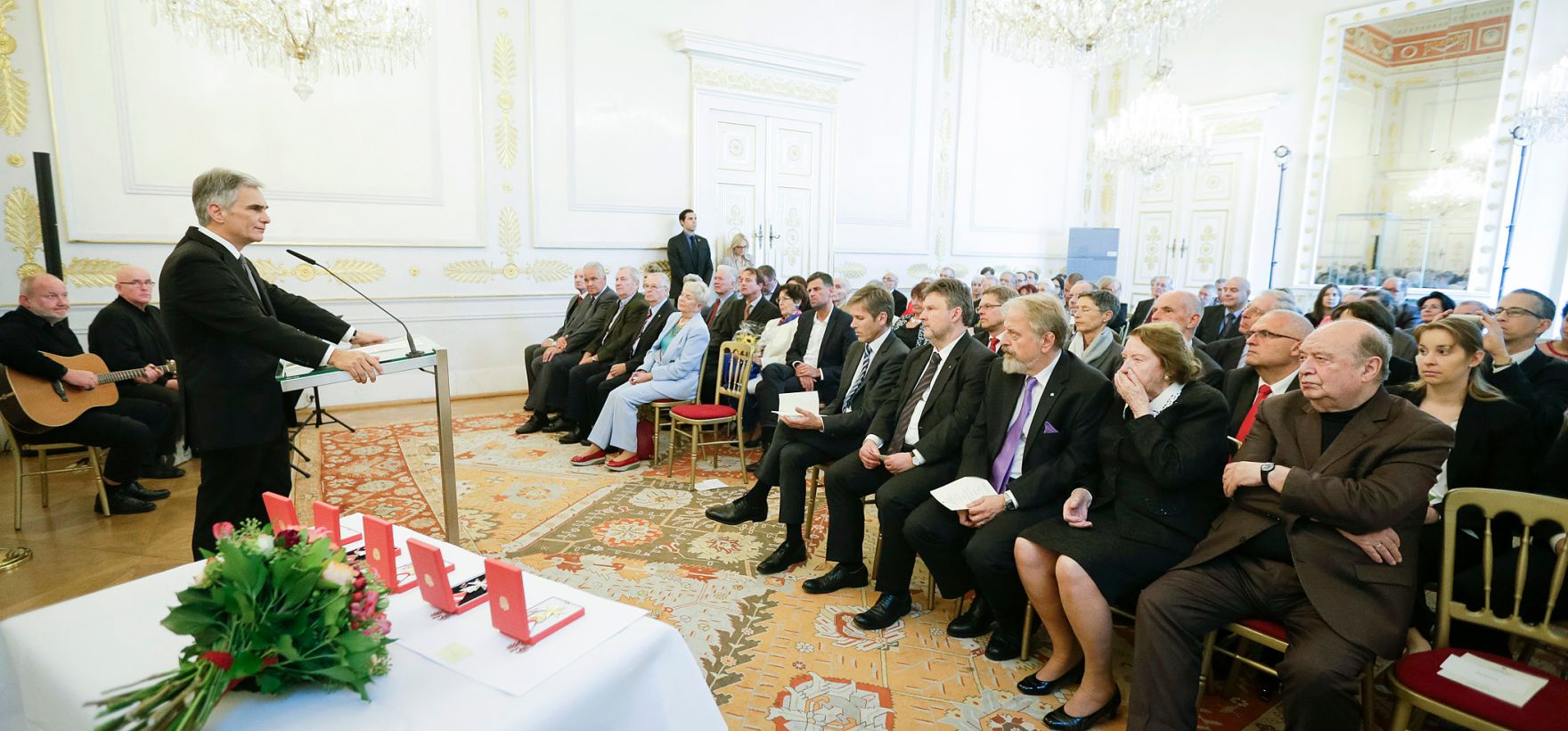Am 30. September 2015 &uuml;berreichte Kunst- und Kulturminister Josef Ostermayer Ehrenzeichen an Widerstandsk&auml;mpfer. Im Bild Bundeskanzler Werner Faymann bei seiner Festansprache.