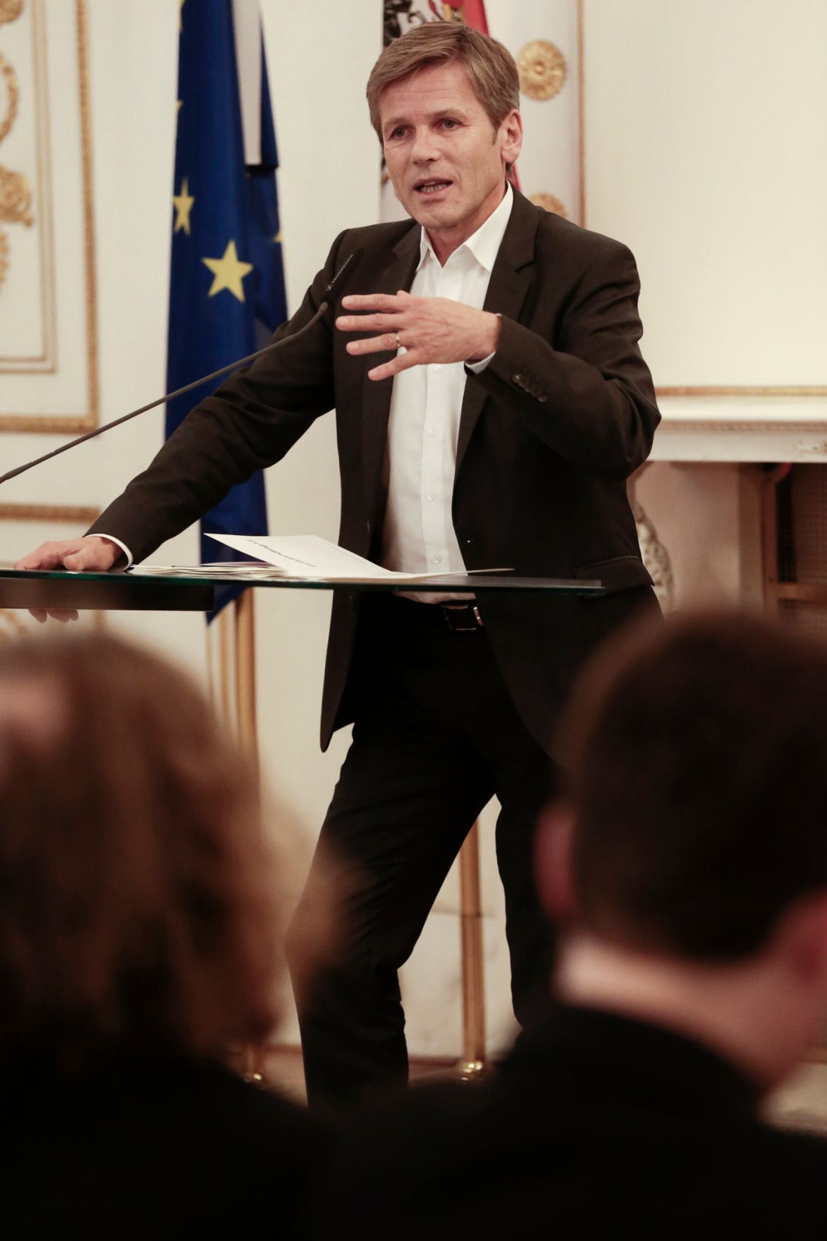 Am 2. Oktober 2015 verlieh Kunst- und Kulturminister Josef Ostermayer (im Bild) die "outstanding artist awards 2015".