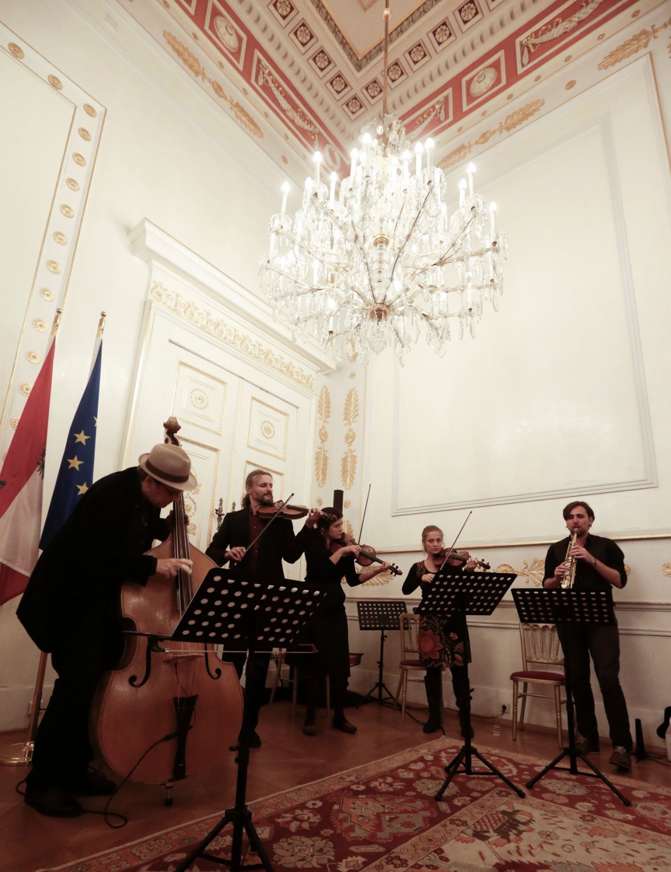 Am 2. Oktober 2015 verlieh Kunst- und Kulturminister Josef Ostermayer die "outstanding artist awards 2015".