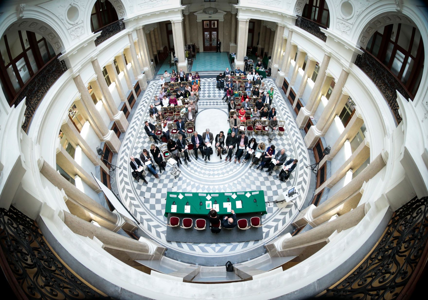 Am 5. Oktober 2015 fand eine &ouml;ffentliche Sitzung der Bioethikkommission mit dem Thema &bdquo;Medizin und &Ouml;konomie &ndash; ein Tabu?&ldquo; statt.