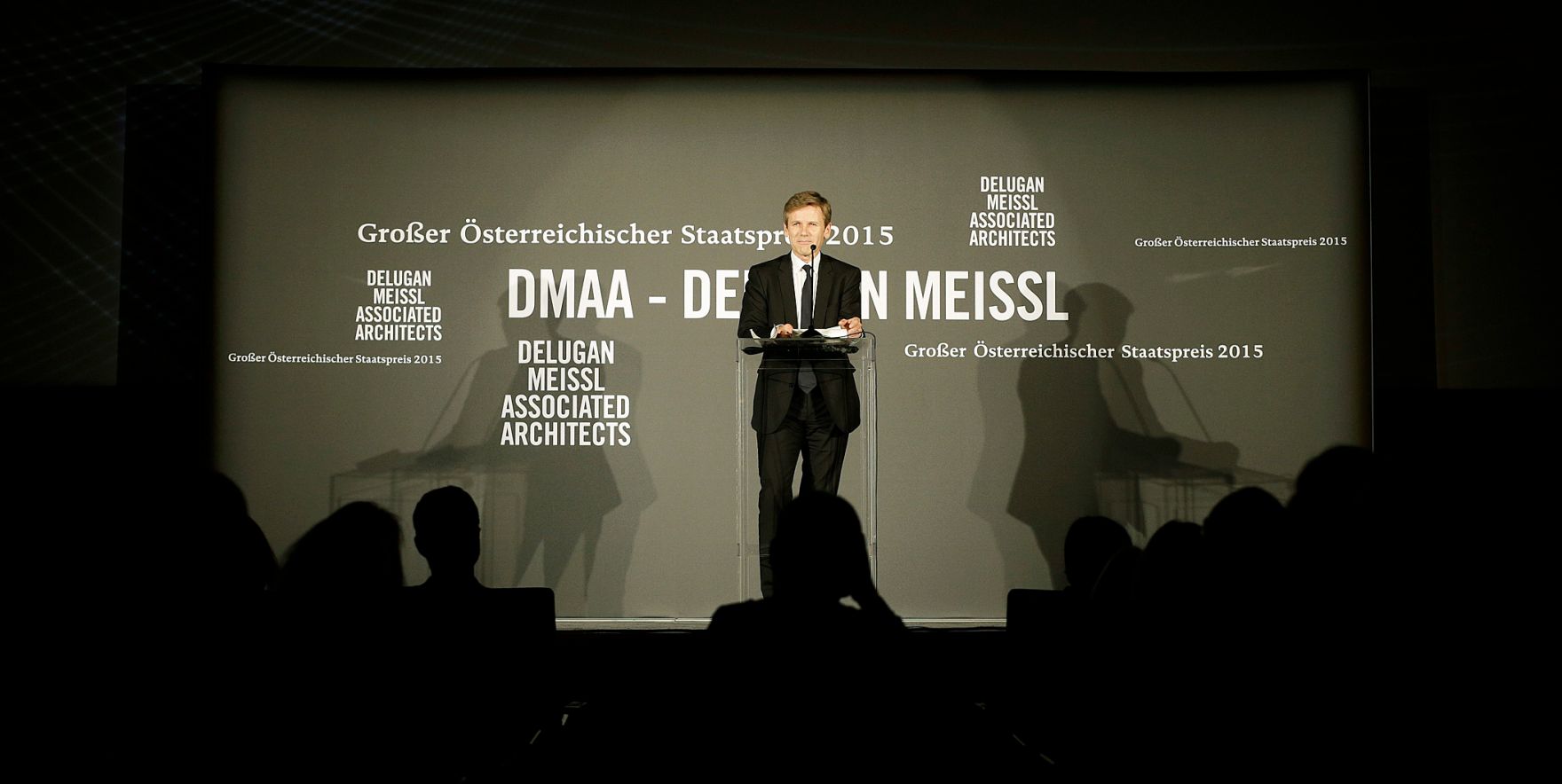 Am 8. Oktober 2015 lud Kunst- und Kulturminister Josef Ostermayer (im Bild) zur Verleihung des Gro&szlig;en &Ouml;sterreichischen Staatspreises 2015 an Elke Delugan-Meissl und Roman Delugan im Gartenbaukino ein.