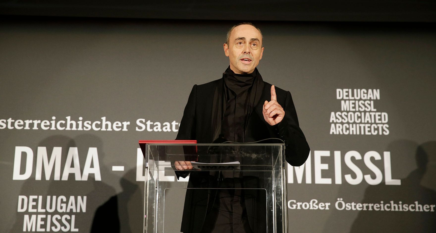 Am 8. Oktober 2015 lud Kunst- und Kulturminister Josef Ostermayer zur Verleihung des Gro&szlig;en &Ouml;sterreichischen Staatspreises 2015 an Elke Delugan-Meissl und Roman Delugan (im Bild) im Gartenbaukino ein.