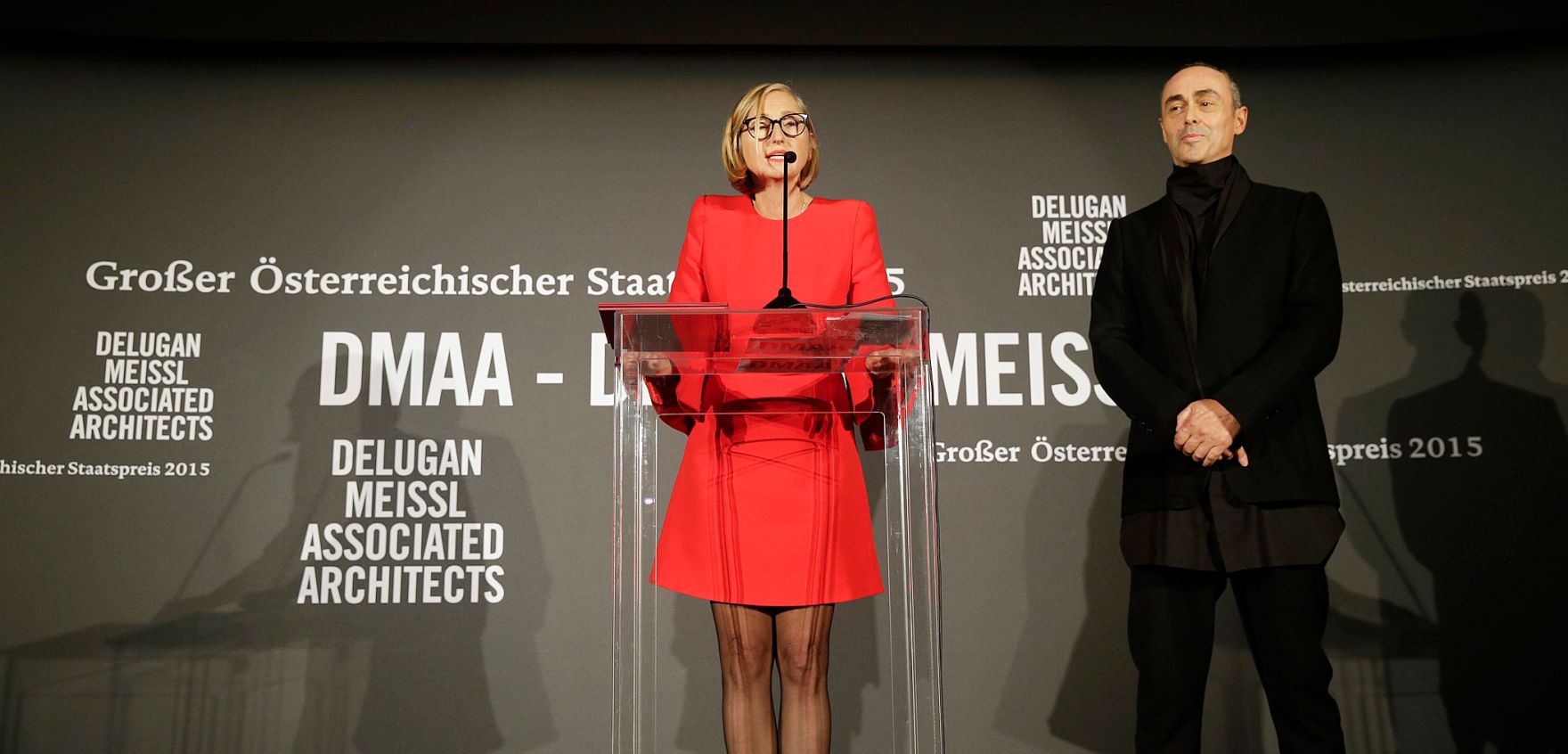 Am 8. Oktober 2015 lud Kunst- und Kulturminister Josef Ostermayer zur Verleihung des Gro&szlig;en &Ouml;sterreichischen Staatspreises 2015 an Elke Delugan-Meissl (l.) und Roman Delugan (r.) im Gartenbaukino ein.