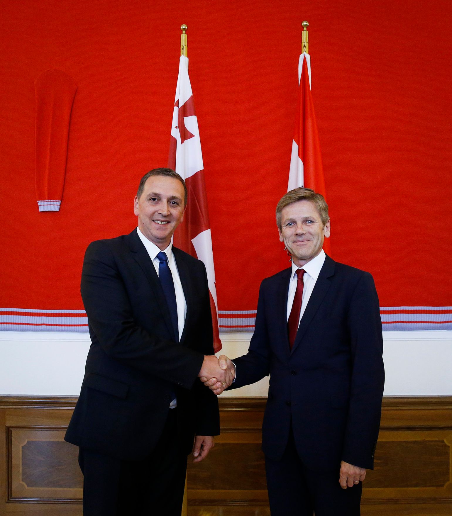 Am 10. September 2015 empfing Kunst- und Kulturminister Josef Ostermayer (r.) den georgischen Kulturminister Mikheil Giorgadze (l.) zu einem Arbeitsgespr&auml;ch im Palais Dietrichstein.