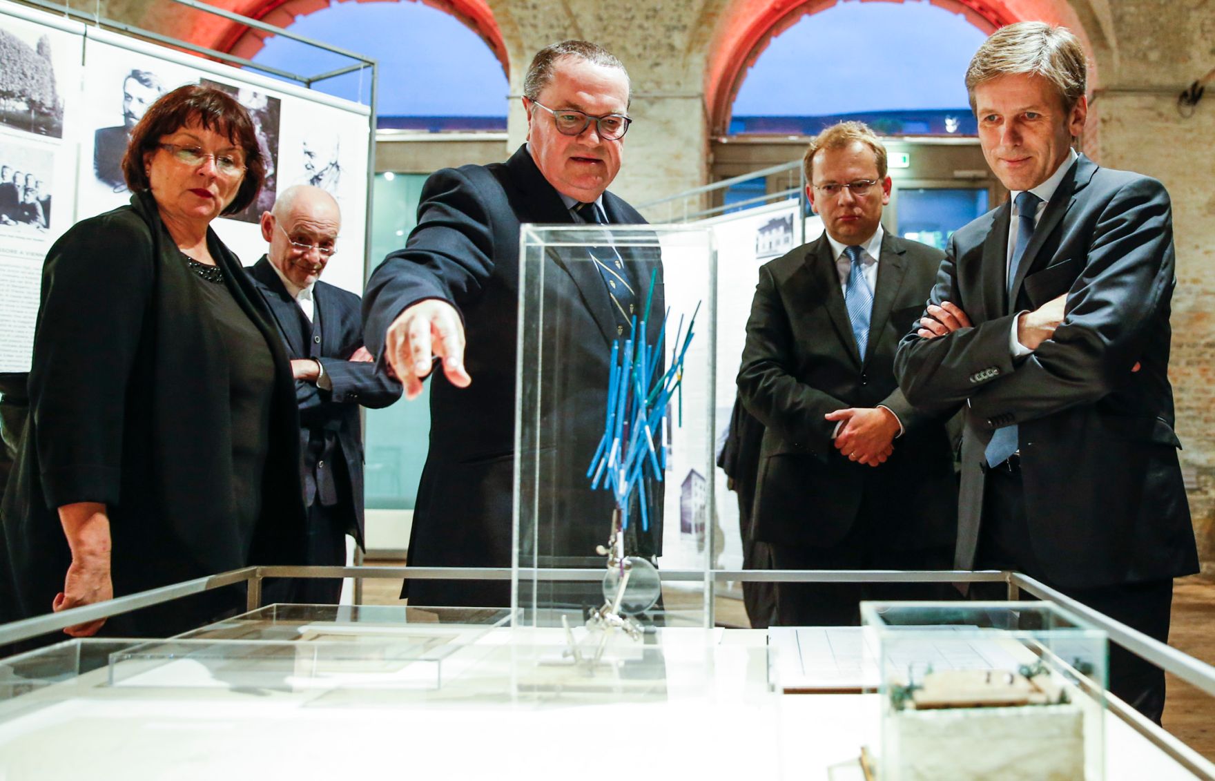 Am 21. Oktober 2015 er&ouml;ffnete Kunst- und Kulturminister Josef Ostermayer (r.) die Ausstellung &bdquo;150 Jahre Max Fabiani'' im Architekturzentrum Wien.