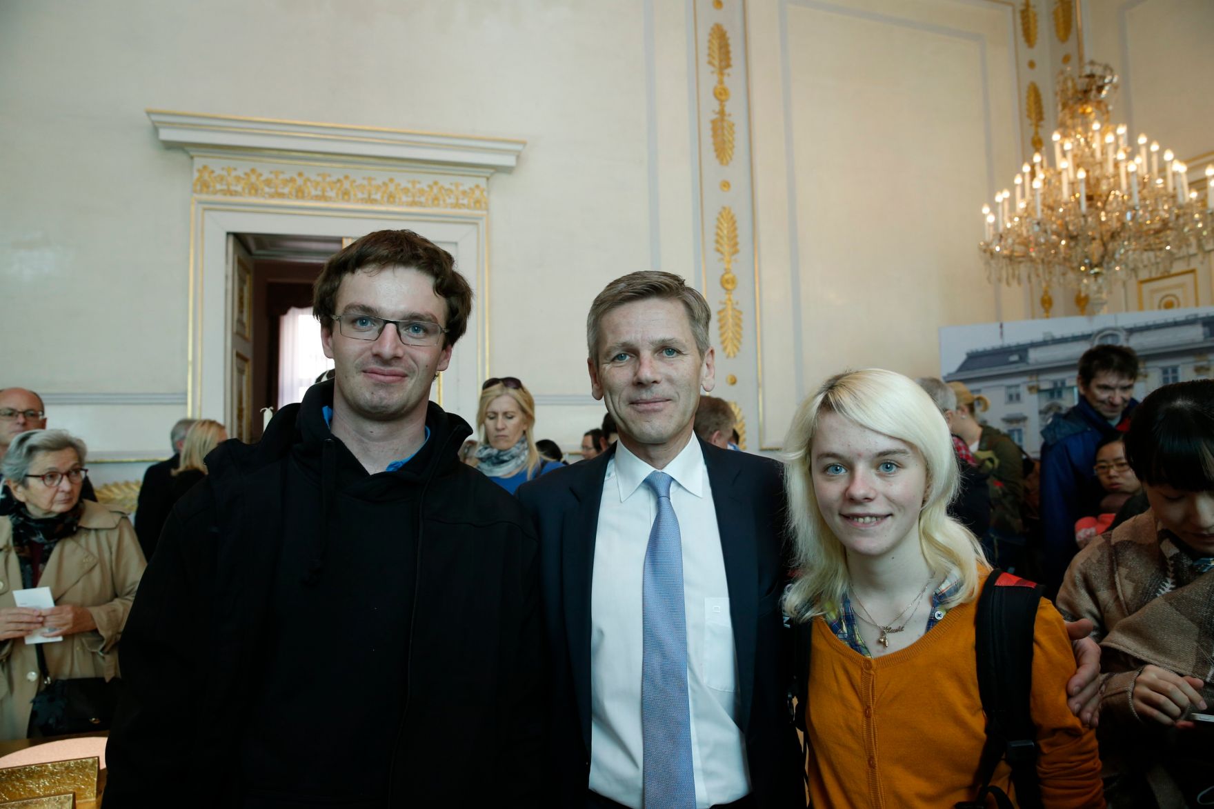 Am 26. Oktober 2015 empfing Kanzleramtsminister Josef Ostermayer im Rahmen des Nationalfeiertages Besucherinnen und Besucher im Bundeskanzleramt.