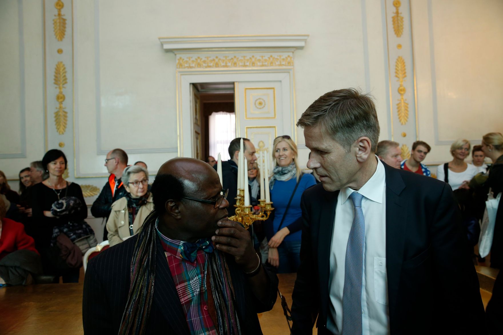 Am 26. Oktober 2015 empfing Kanzleramtsminister Josef Ostermayer im Rahmen des Nationalfeiertages Besucherinnen und Besucher im Bundeskanzleramt.