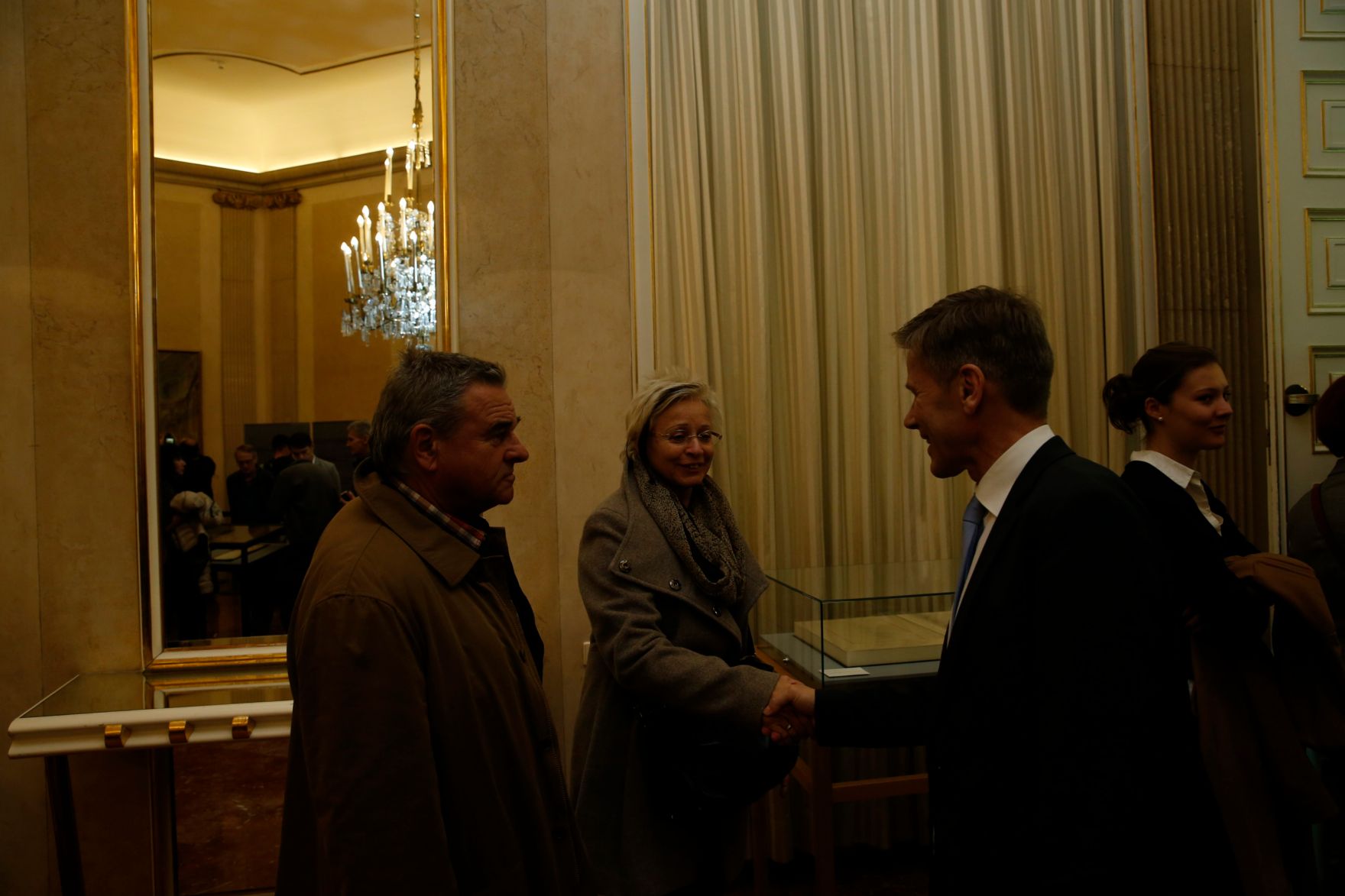 Am 26. Oktober 2015 empfing Kanzleramtsminister Josef Ostermayer im Rahmen des Nationalfeiertages Besucherinnen und Besucher im Bundeskanzleramt.