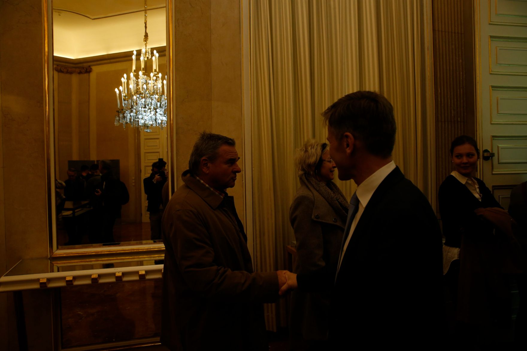 Am 26. Oktober 2015 empfing Kanzleramtsminister Josef Ostermayer im Rahmen des Nationalfeiertages Besucherinnen und Besucher im Bundeskanzleramt.