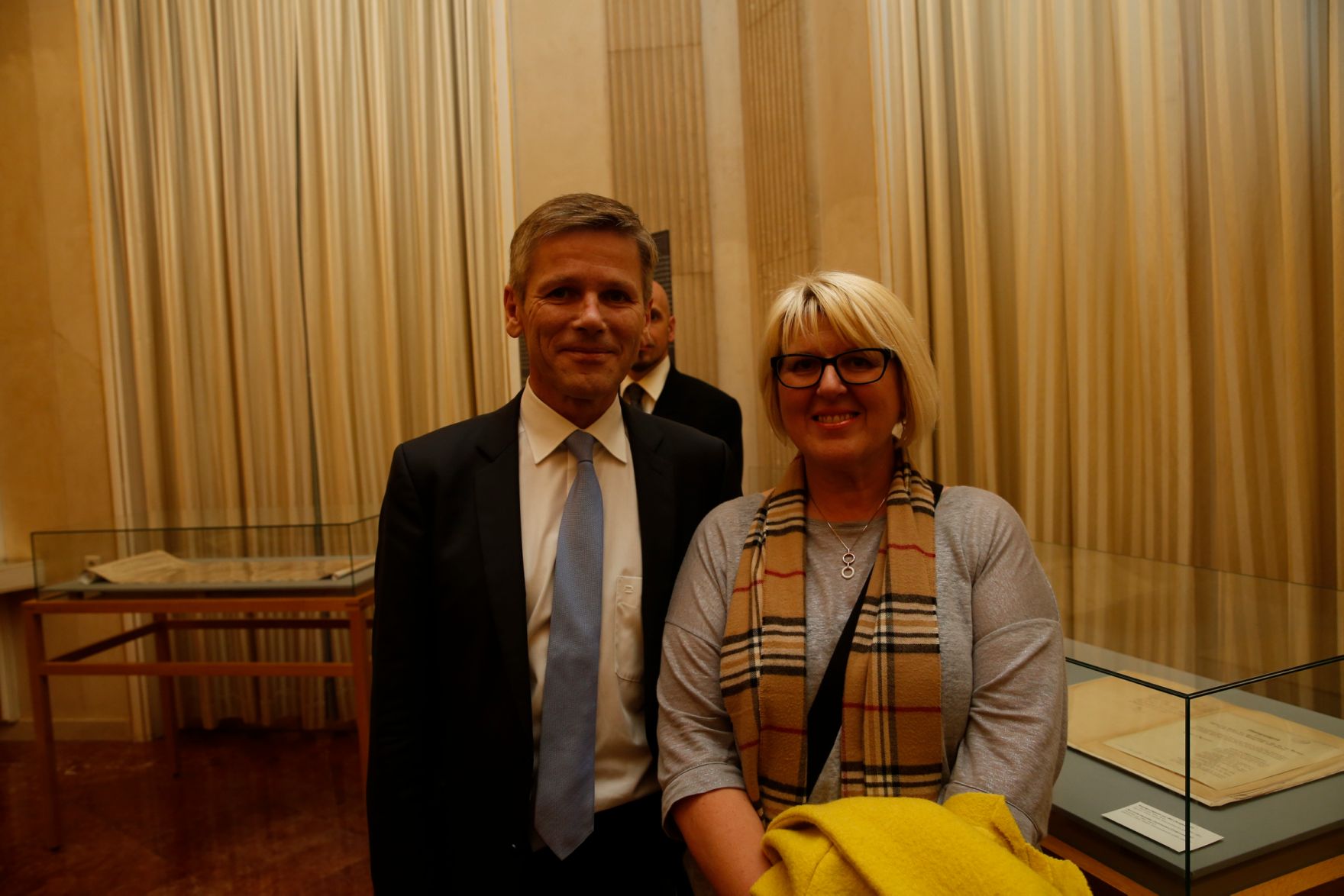 Am 26. Oktober 2015 empfing Kanzleramtsminister Josef Ostermayer im Rahmen des Nationalfeiertages Besucherinnen und Besucher im Bundeskanzleramt.