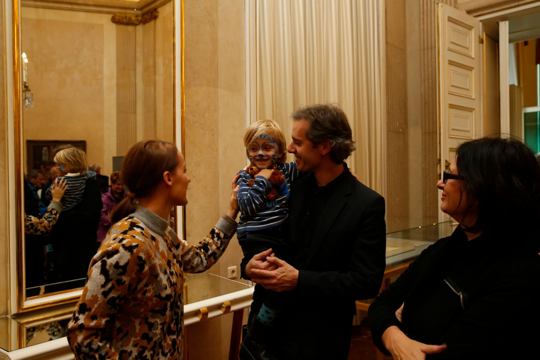 Am 26. Oktober 2015 empfing Kanzleramtsminister Josef Ostermayer im Rahmen des Nationalfeiertages Besucherinnen und Besucher im Bundeskanzleramt.