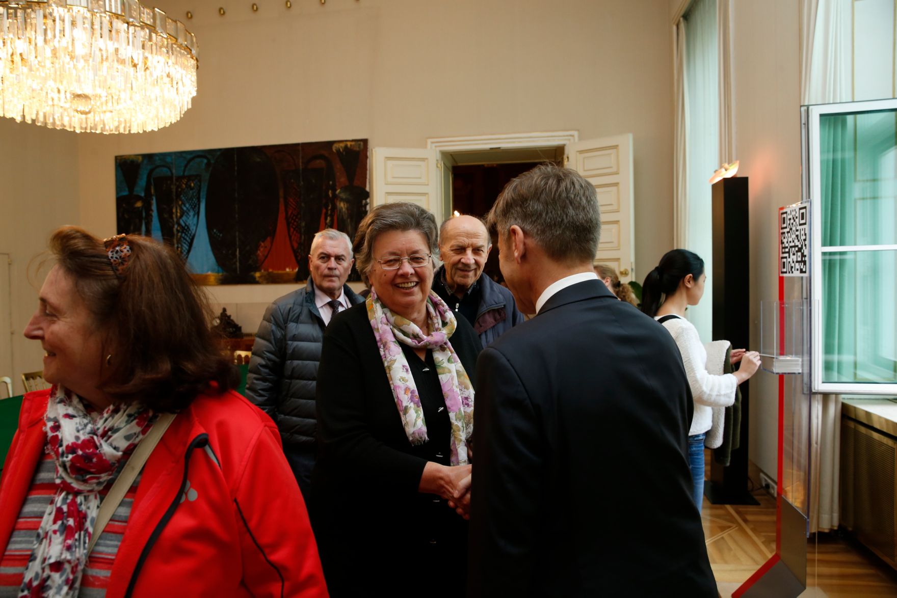 Am 26. Oktober 2015 empfing Kanzleramtsminister Josef Ostermayer im Rahmen des Nationalfeiertages Besucherinnen und Besucher im Bundeskanzleramt.