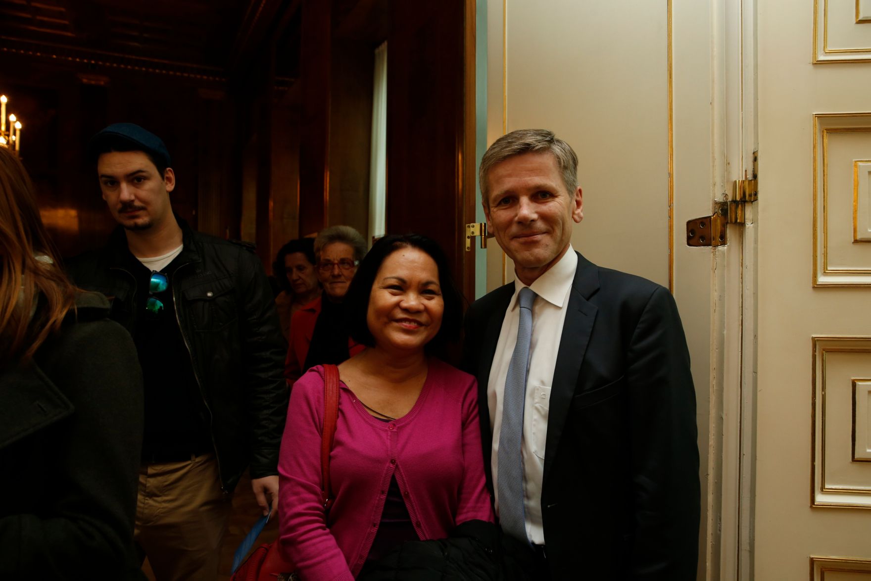 Am 26. Oktober 2015 empfing Kanzleramtsminister Josef Ostermayer im Rahmen des Nationalfeiertages Besucherinnen und Besucher im Bundeskanzleramt.