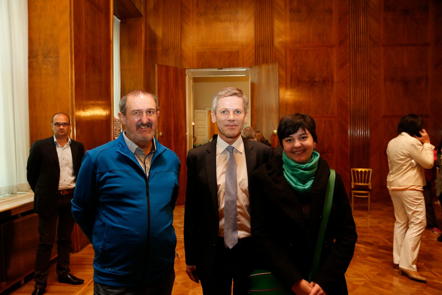 Am 26. Oktober 2015 empfing Kanzleramtsminister Josef Ostermayer im Rahmen des Nationalfeiertages Besucherinnen und Besucher im Bundeskanzleramt.