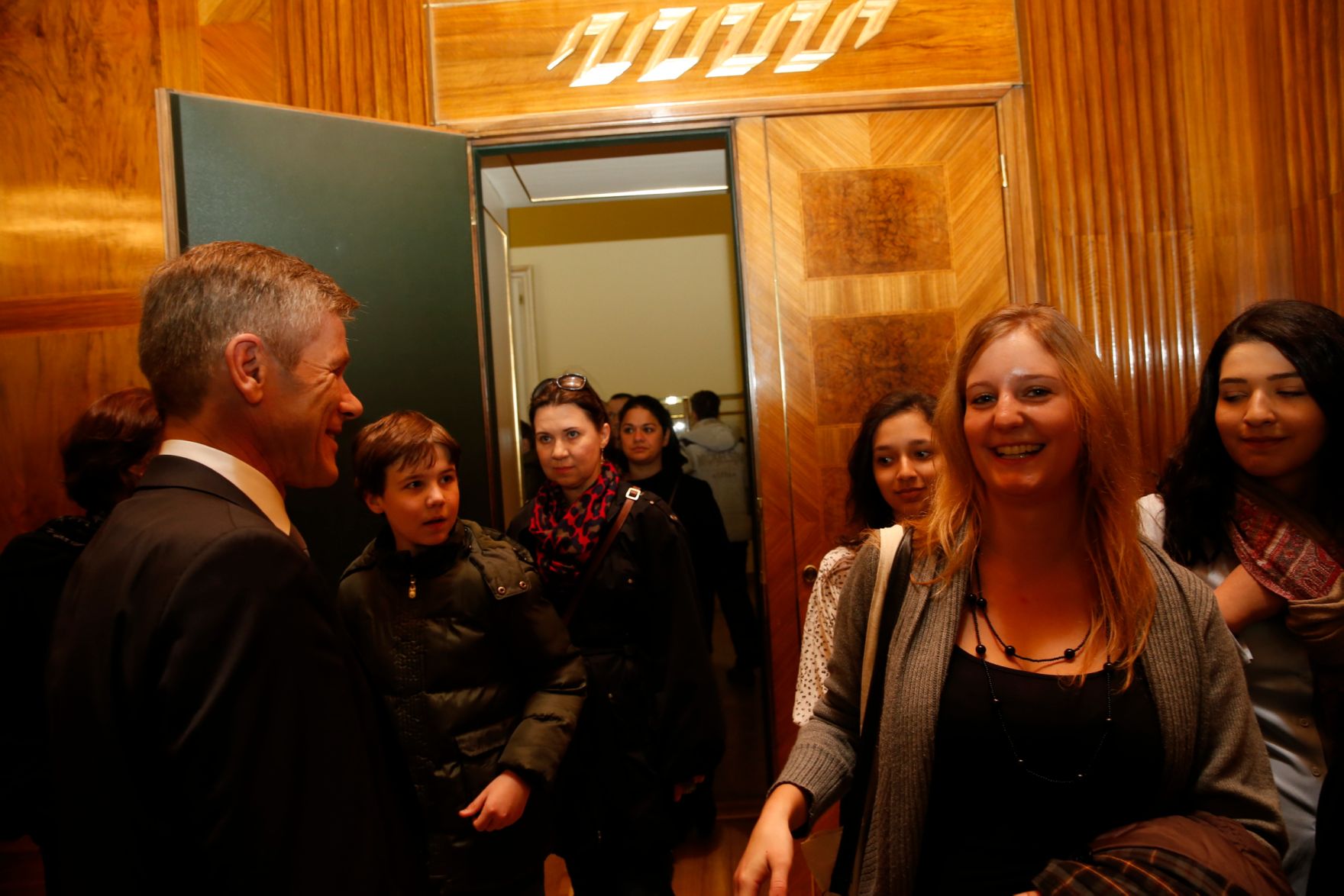 Am 26. Oktober 2015 empfing Kanzleramtsminister Josef Ostermayer im Rahmen des Nationalfeiertages Besucherinnen und Besucher im Bundeskanzleramt.