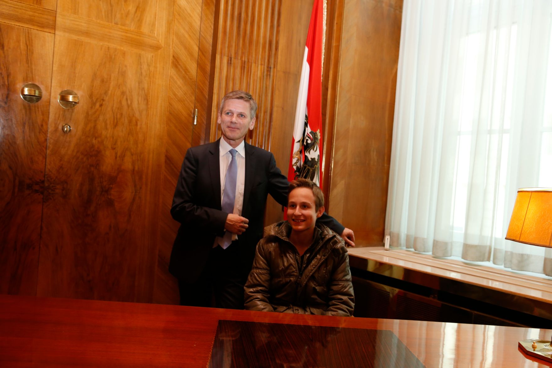 Am 26. Oktober 2015 empfing Kanzleramtsminister Josef Ostermayer im Rahmen des Nationalfeiertages Besucherinnen und Besucher im Bundeskanzleramt.