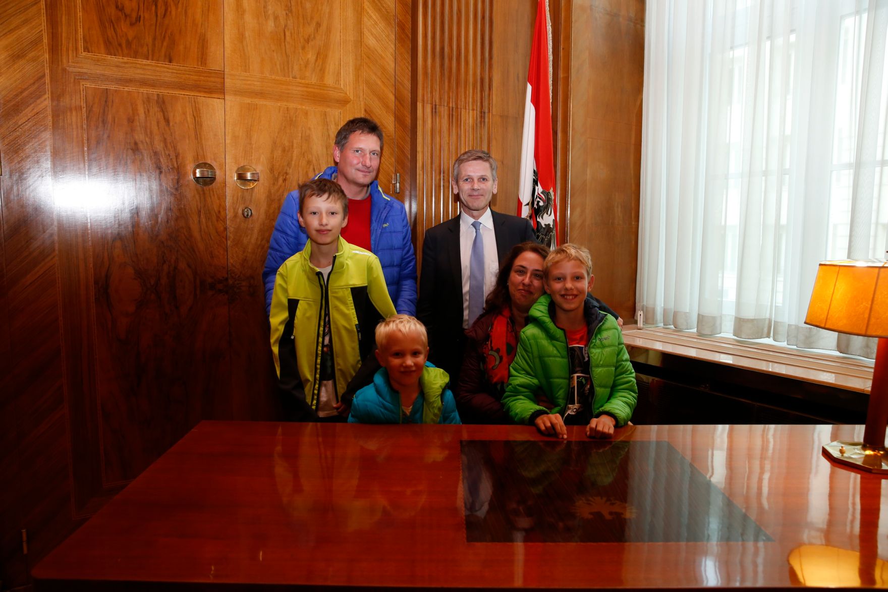 Am 26. Oktober 2015 empfing Kanzleramtsminister Josef Ostermayer im Rahmen des Nationalfeiertages Besucherinnen und Besucher im Bundeskanzleramt.