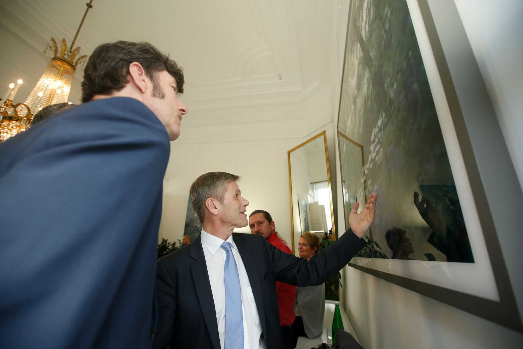 Am 26. Oktober 2015 empfing Kanzleramtsminister Josef Ostermayer im Rahmen des Nationalfeiertages Besucherinnen und Besucher im Bundeskanzleramt.