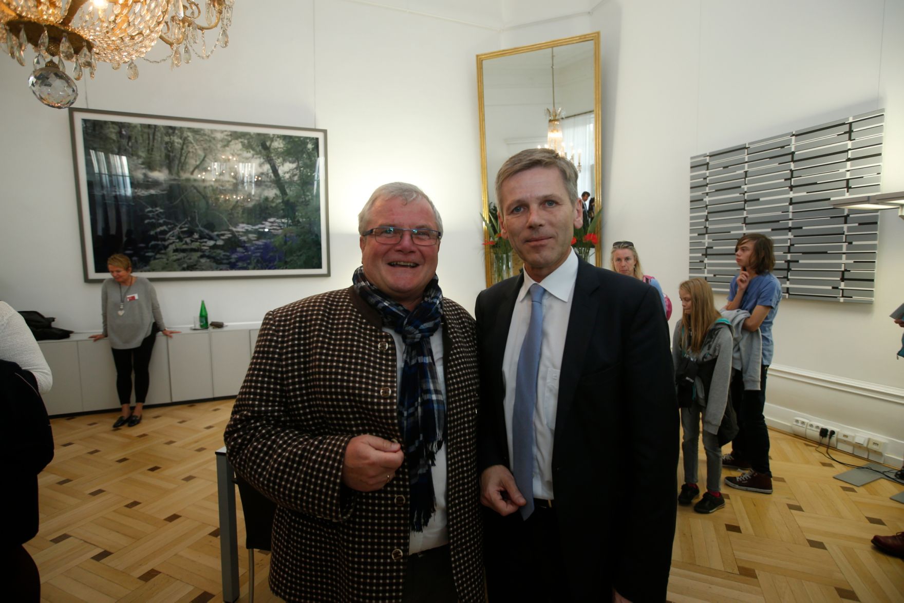 Am 26. Oktober 2015 empfing Kanzleramtsminister Josef Ostermayer im Rahmen des Nationalfeiertages Besucherinnen und Besucher im Bundeskanzleramt.