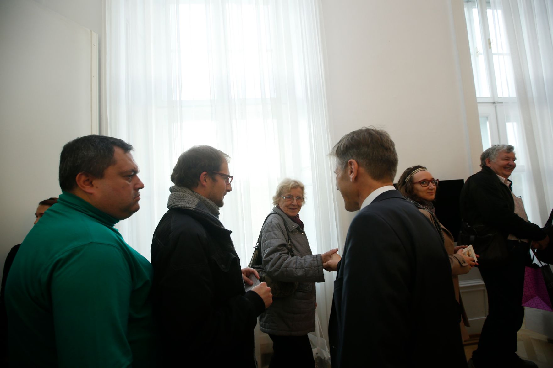 Am 26. Oktober 2015 empfing Kanzleramtsminister Josef Ostermayer im Rahmen des Nationalfeiertages Besucherinnen und Besucher im Bundeskanzleramt.