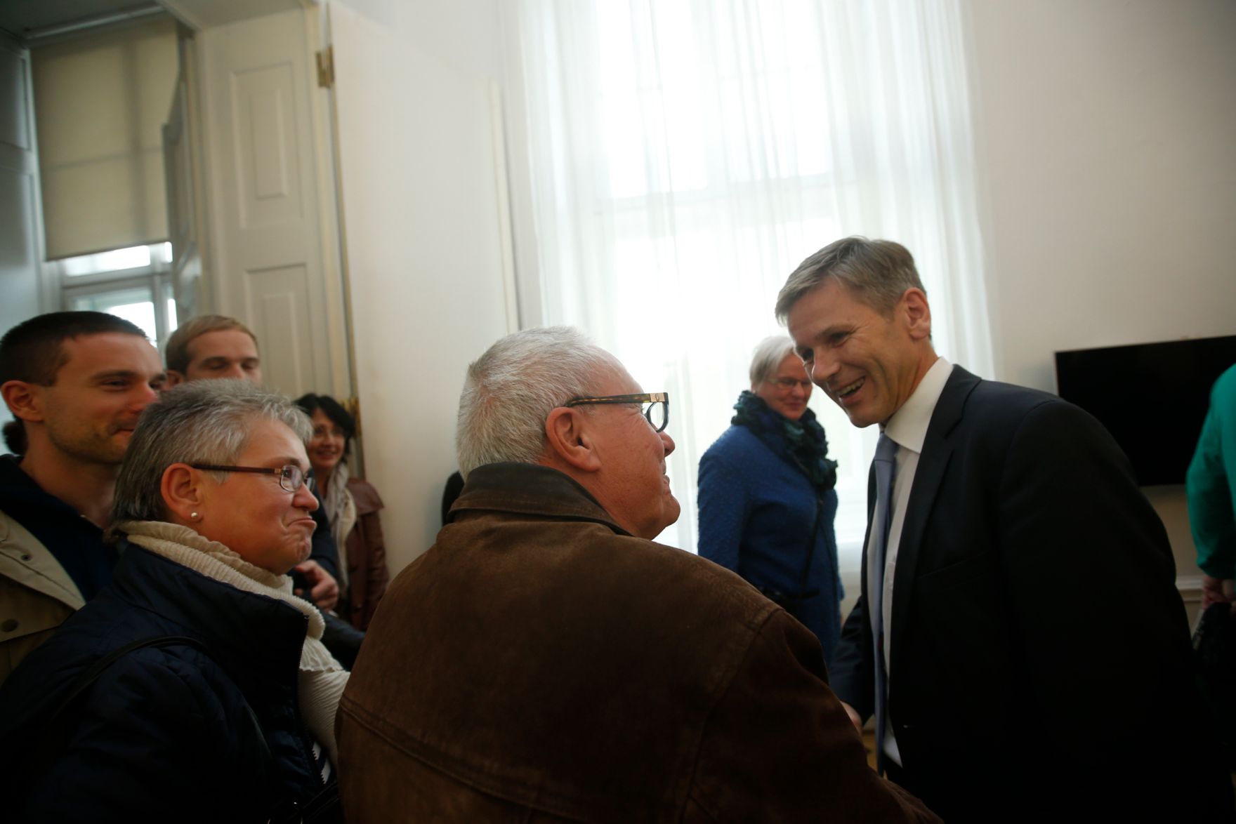 Am 26. Oktober 2015 empfing Kanzleramtsminister Josef Ostermayer im Rahmen des Nationalfeiertages Besucherinnen und Besucher im Bundeskanzleramt.