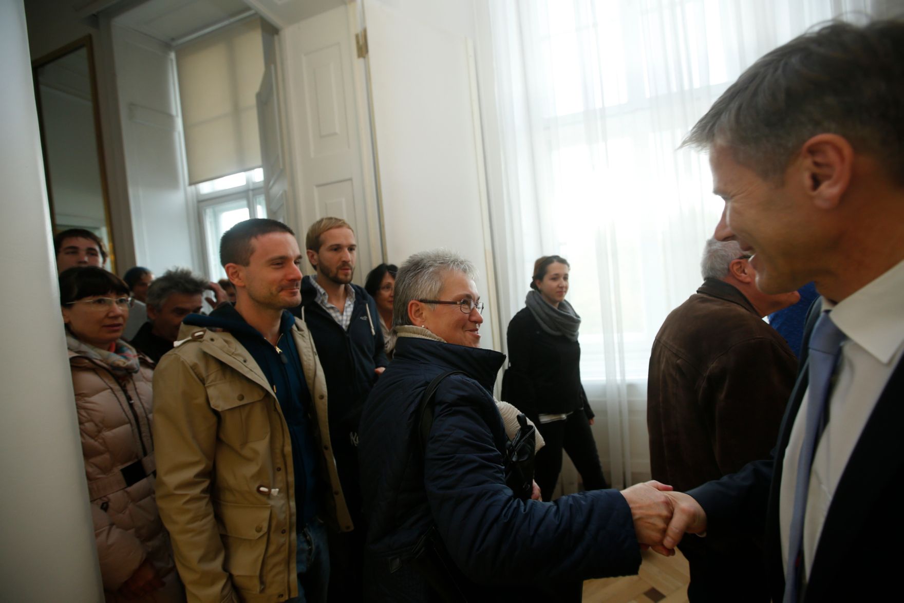 Am 26. Oktober 2015 empfing Kanzleramtsminister Josef Ostermayer im Rahmen des Nationalfeiertages Besucherinnen und Besucher im Bundeskanzleramt.