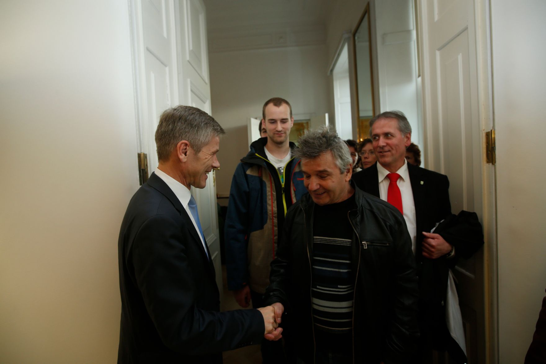 Am 26. Oktober 2015 empfing Kanzleramtsminister Josef Ostermayer im Rahmen des Nationalfeiertages Besucherinnen und Besucher im Bundeskanzleramt.