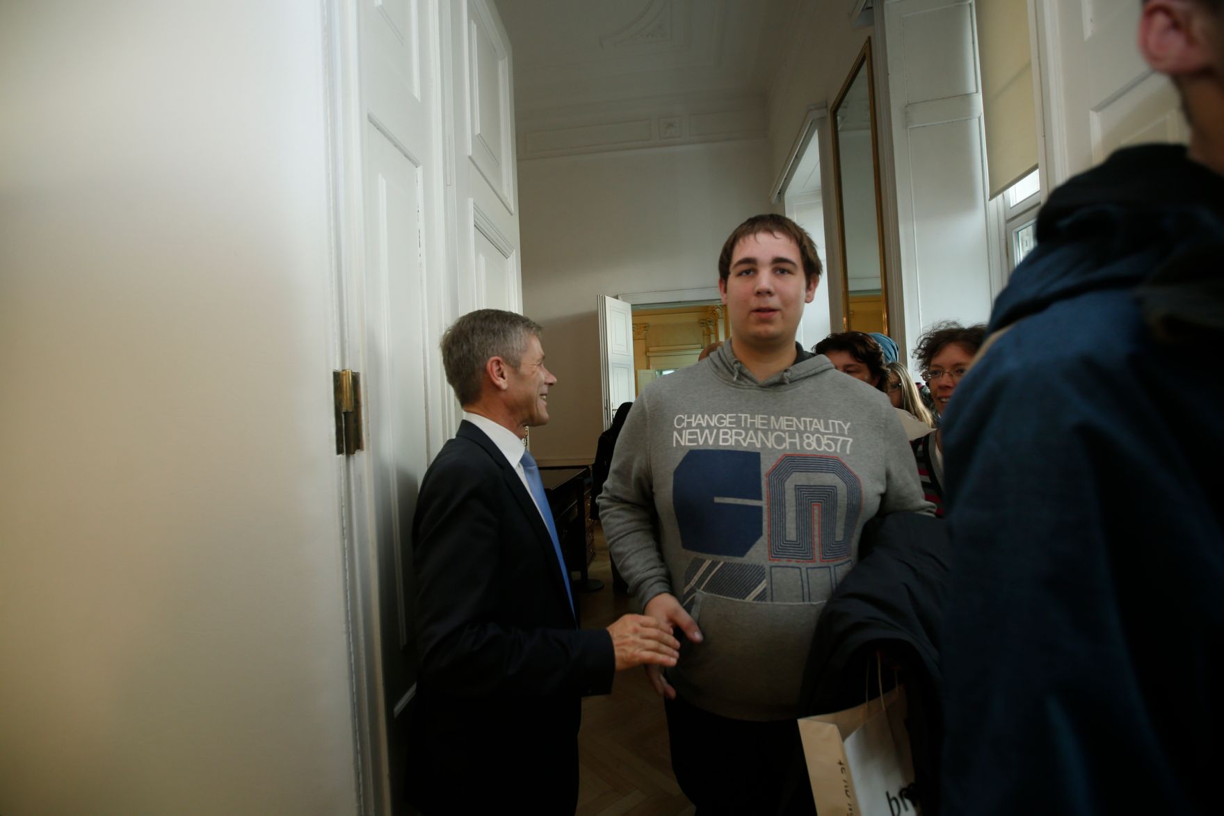 Am 26. Oktober 2015 empfing Kanzleramtsminister Josef Ostermayer im Rahmen des Nationalfeiertages Besucherinnen und Besucher im Bundeskanzleramt.