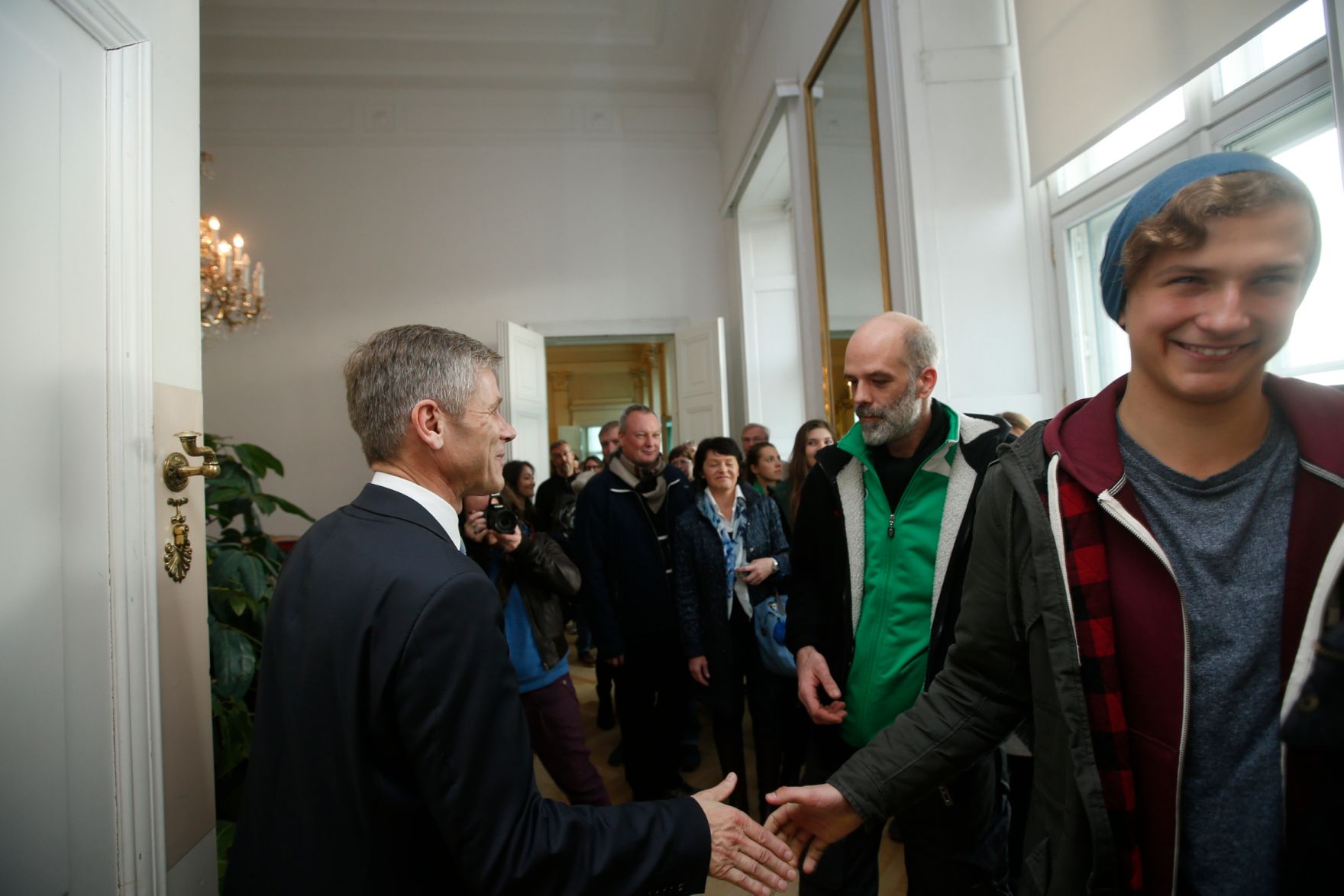 Am 26. Oktober 2015 empfing Kanzleramtsminister Josef Ostermayer im Rahmen des Nationalfeiertages Besucherinnen und Besucher im Bundeskanzleramt.