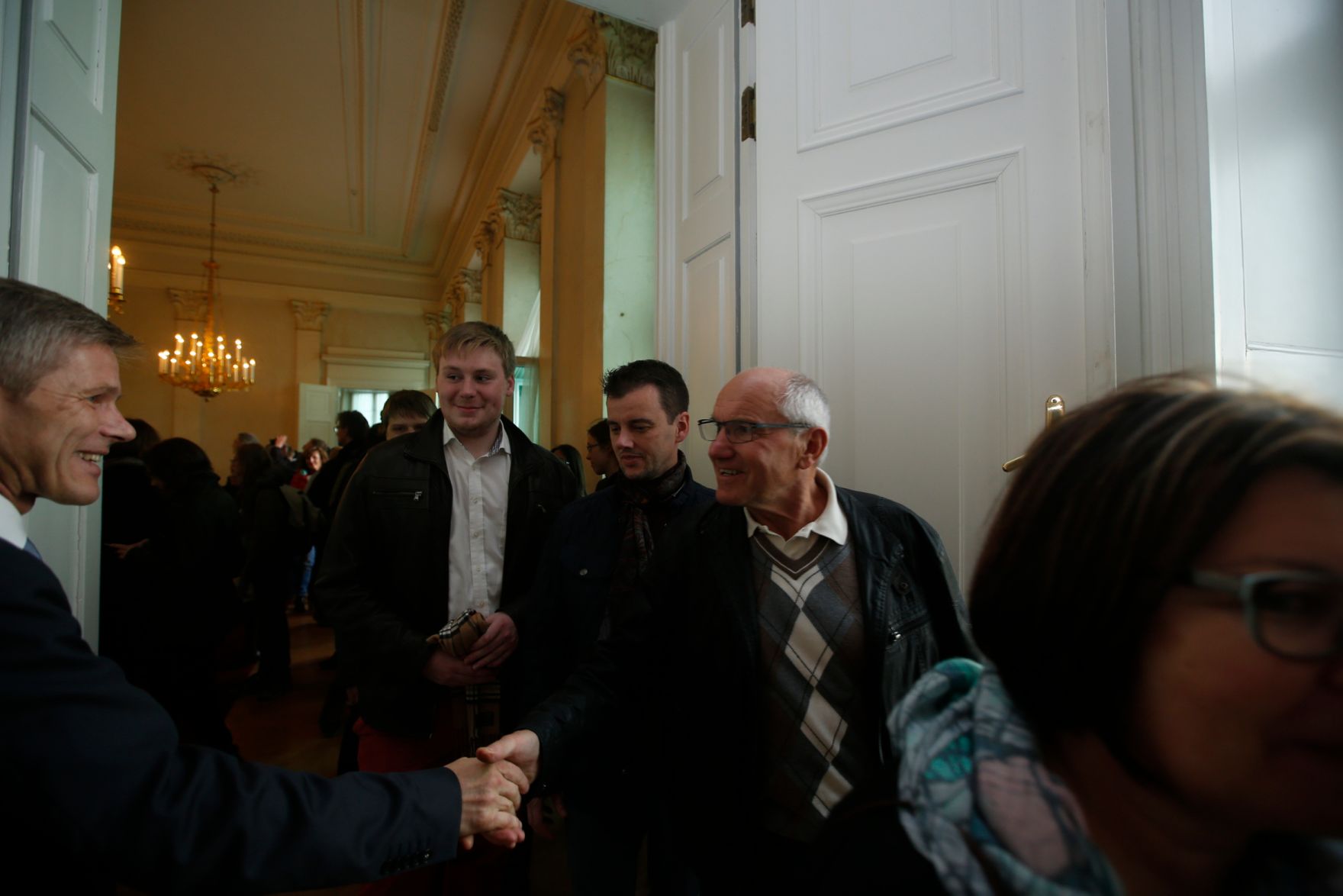 Am 26. Oktober 2015 empfing Kanzleramtsminister Josef Ostermayer im Rahmen des Nationalfeiertages Besucherinnen und Besucher im Bundeskanzleramt.