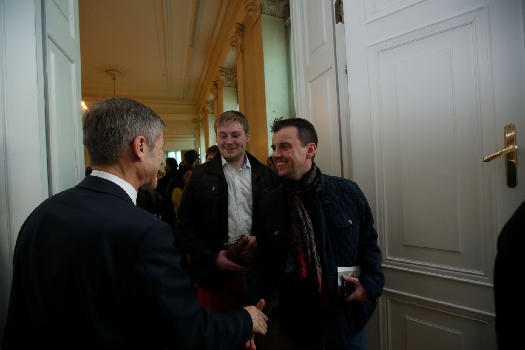 Am 26. Oktober 2015 empfing Kanzleramtsminister Josef Ostermayer im Rahmen des Nationalfeiertages Besucherinnen und Besucher im Bundeskanzleramt.
