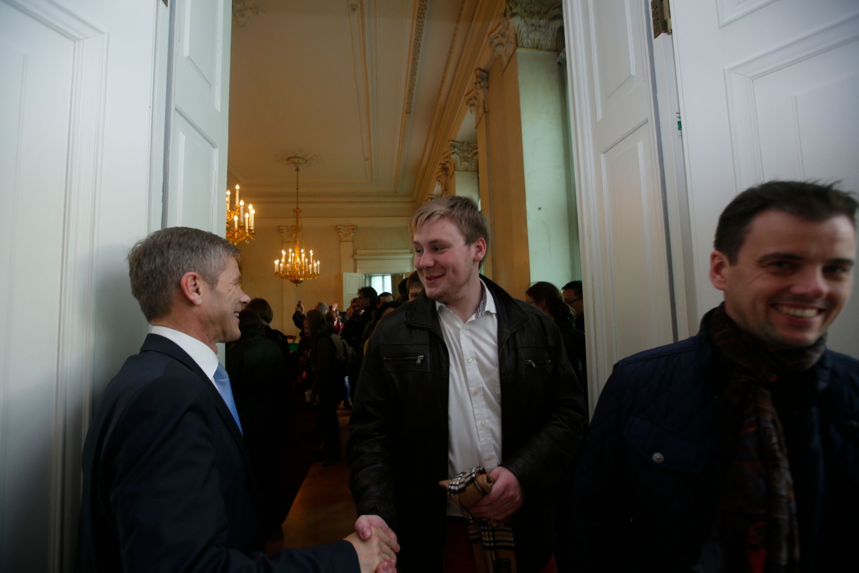 Am 26. Oktober 2015 empfing Kanzleramtsminister Josef Ostermayer im Rahmen des Nationalfeiertages Besucherinnen und Besucher im Bundeskanzleramt.