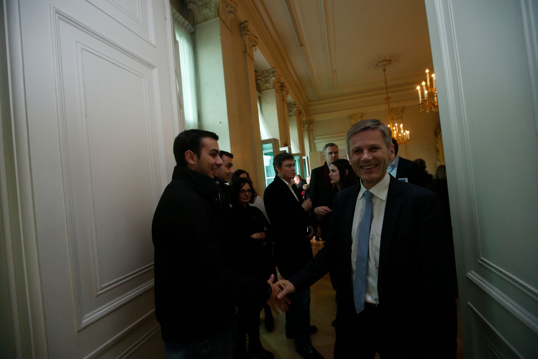 Am 26. Oktober 2015 empfing Kanzleramtsminister Josef Ostermayer im Rahmen des Nationalfeiertages Besucherinnen und Besucher im Bundeskanzleramt.