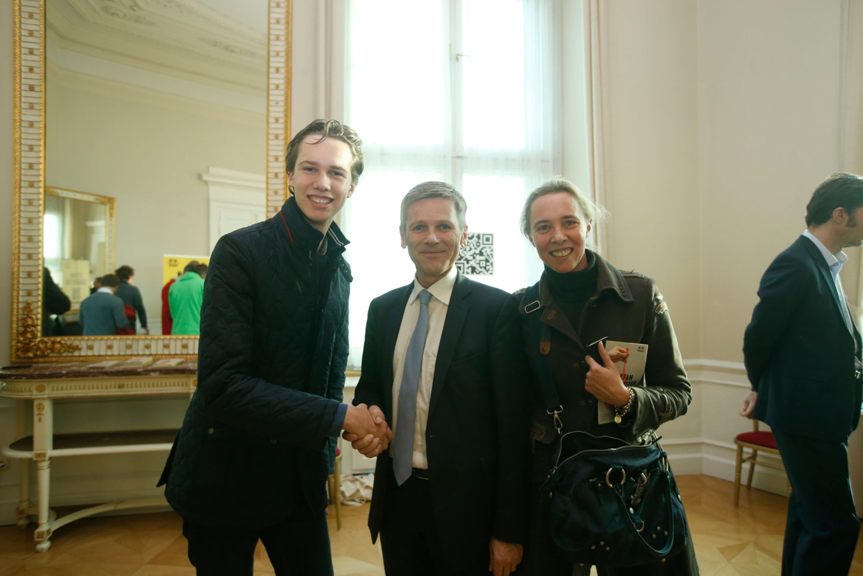 Am 26. Oktober 2015 empfing Kanzleramtsminister Josef Ostermayer im Rahmen des Nationalfeiertages Besucherinnen und Besucher im Bundeskanzleramt.