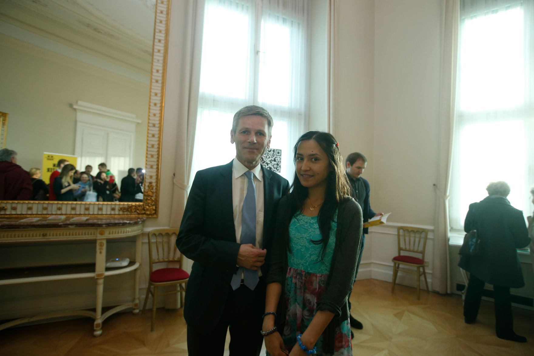 Am 26. Oktober 2015 empfing Kanzleramtsminister Josef Ostermayer im Rahmen des Nationalfeiertages Besucherinnen und Besucher im Bundeskanzleramt.