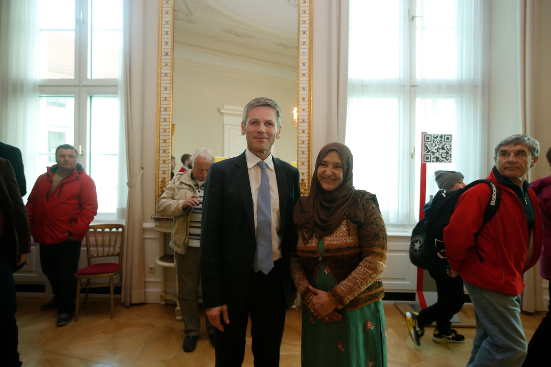 Am 26. Oktober 2015 empfing Kanzleramtsminister Josef Ostermayer im Rahmen des Nationalfeiertages Besucherinnen und Besucher im Bundeskanzleramt.