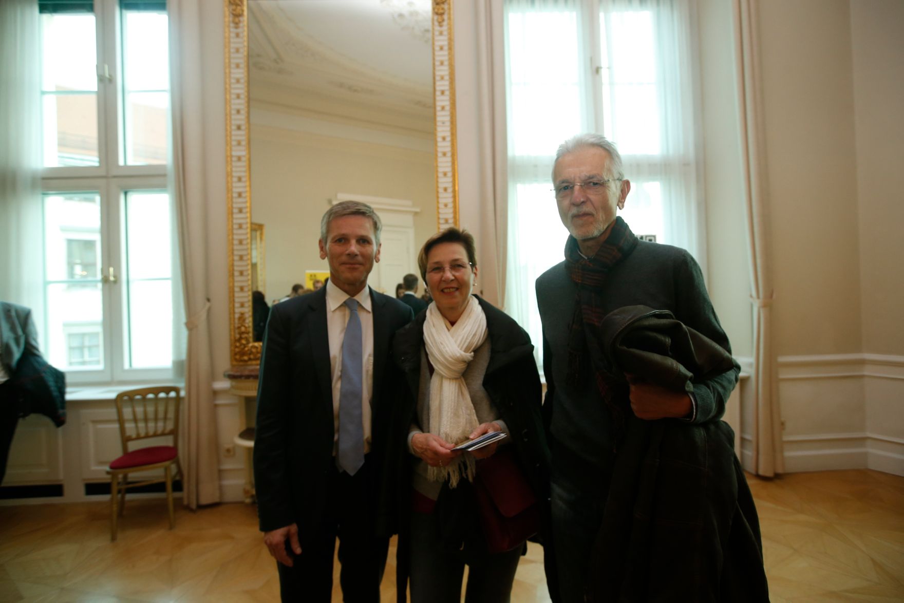 Am 26. Oktober 2015 empfing Kanzleramtsminister Josef Ostermayer im Rahmen des Nationalfeiertages Besucherinnen und Besucher im Bundeskanzleramt.