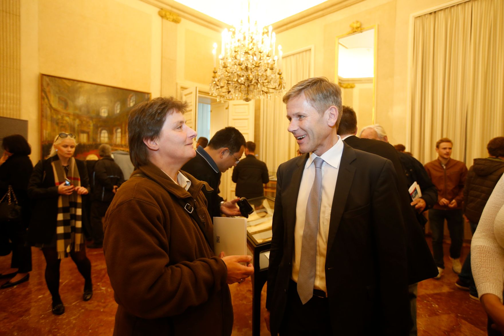 Am 26. Oktober 2015 empfing Kanzleramtsminister Josef Ostermayer im Rahmen des Nationalfeiertages Besucherinnen und Besucher im Bundeskanzleramt.