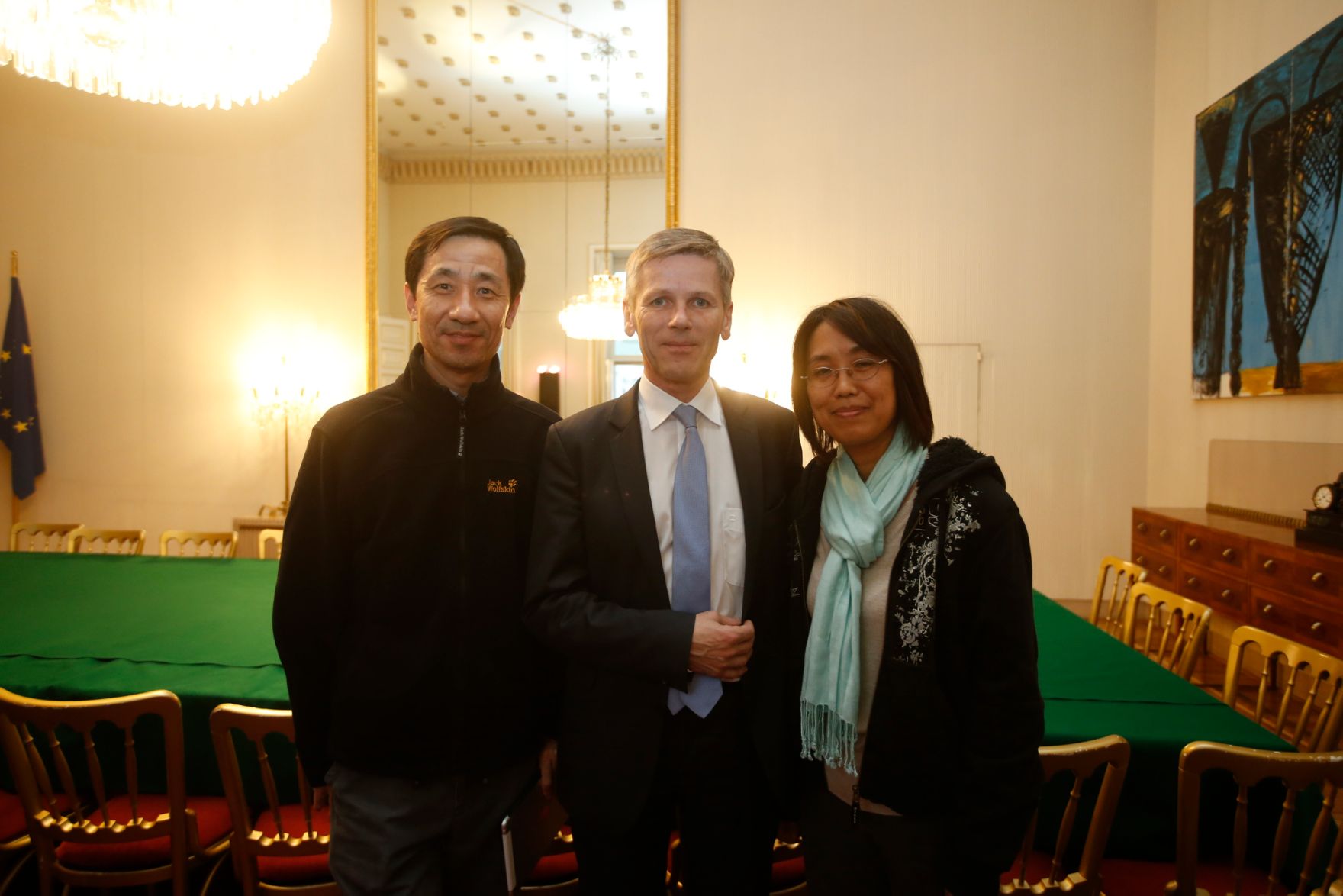 Am 26. Oktober 2015 empfing Kanzleramtsminister Josef Ostermayer im Rahmen des Nationalfeiertages Besucherinnen und Besucher im Bundeskanzleramt.