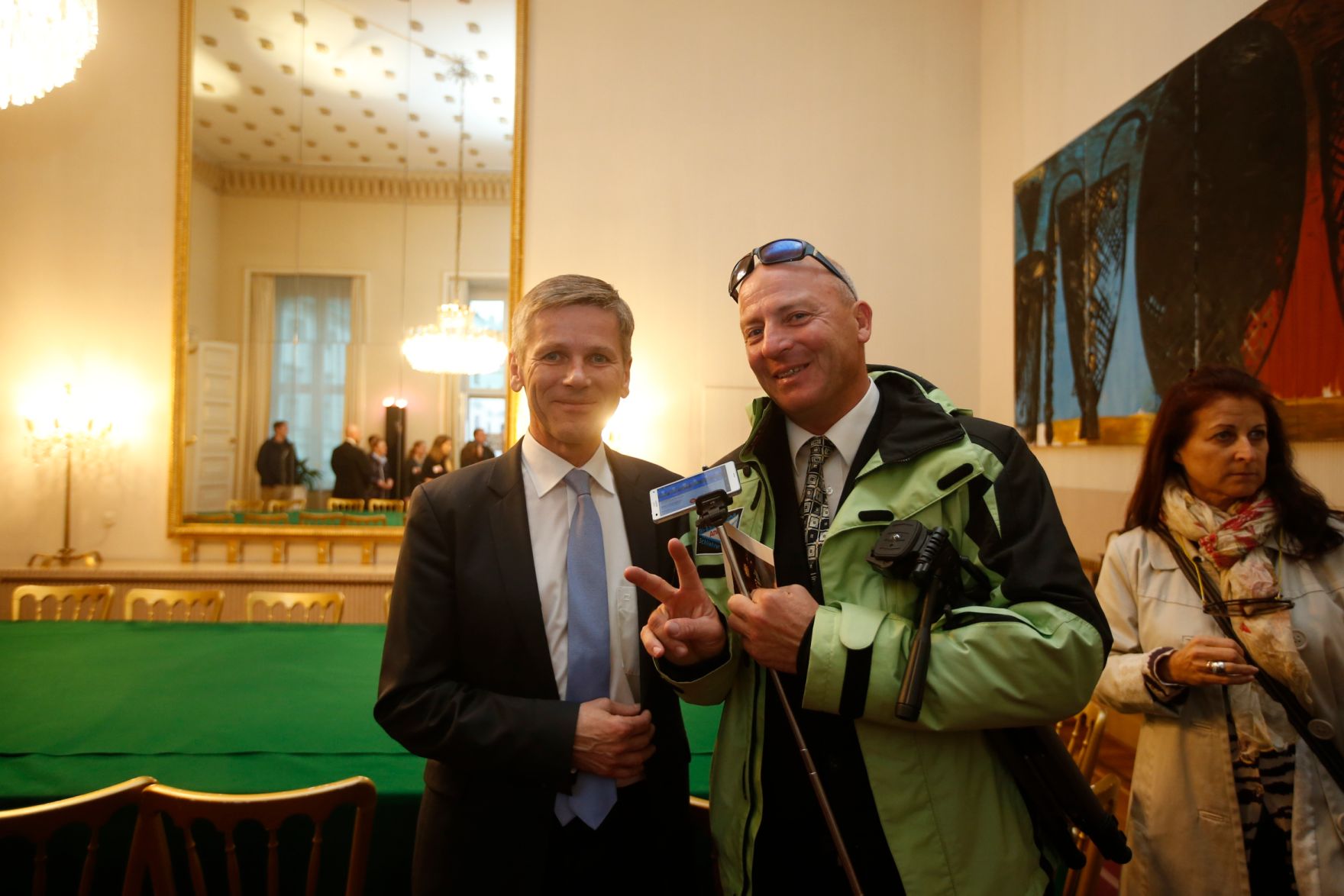 Am 26. Oktober 2015 empfing Kanzleramtsminister Josef Ostermayer im Rahmen des Nationalfeiertages Besucherinnen und Besucher im Bundeskanzleramt.