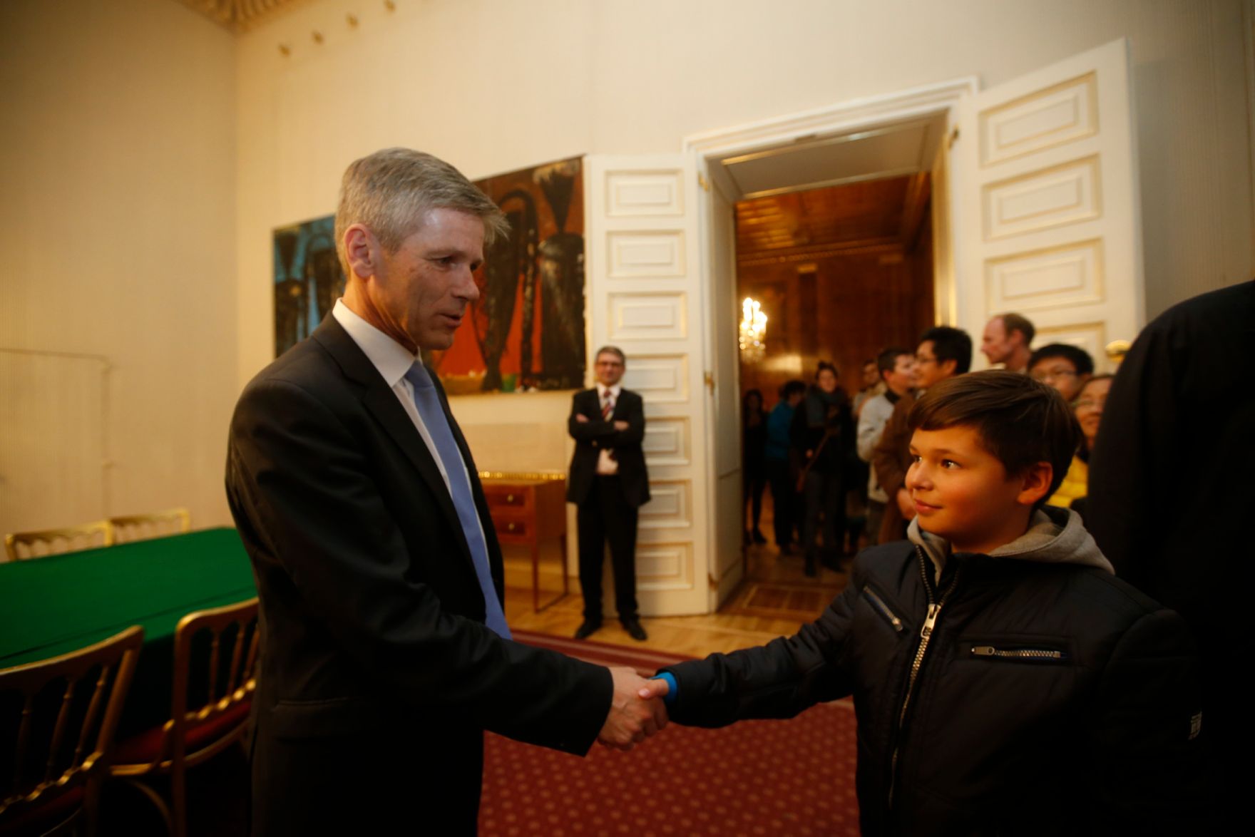 Am 26. Oktober 2015 empfing Kanzleramtsminister Josef Ostermayer im Rahmen des Nationalfeiertages Besucherinnen und Besucher im Bundeskanzleramt.
